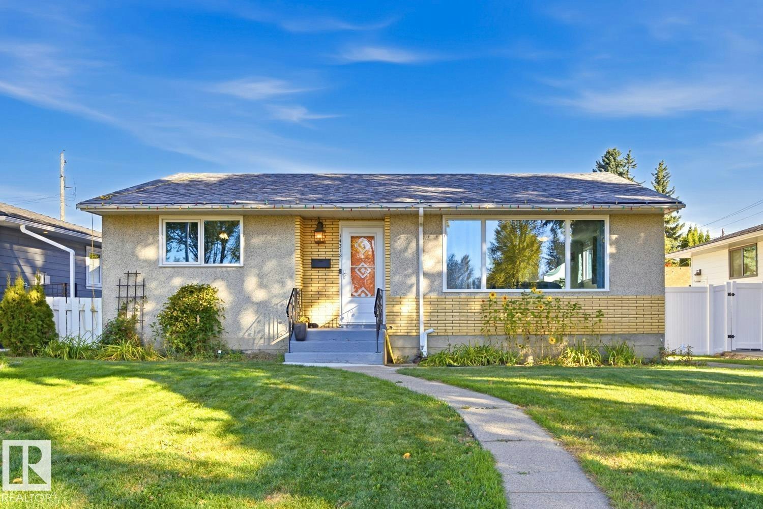 14312 89a Avenue, Edmonton, AB, T5R 4S7