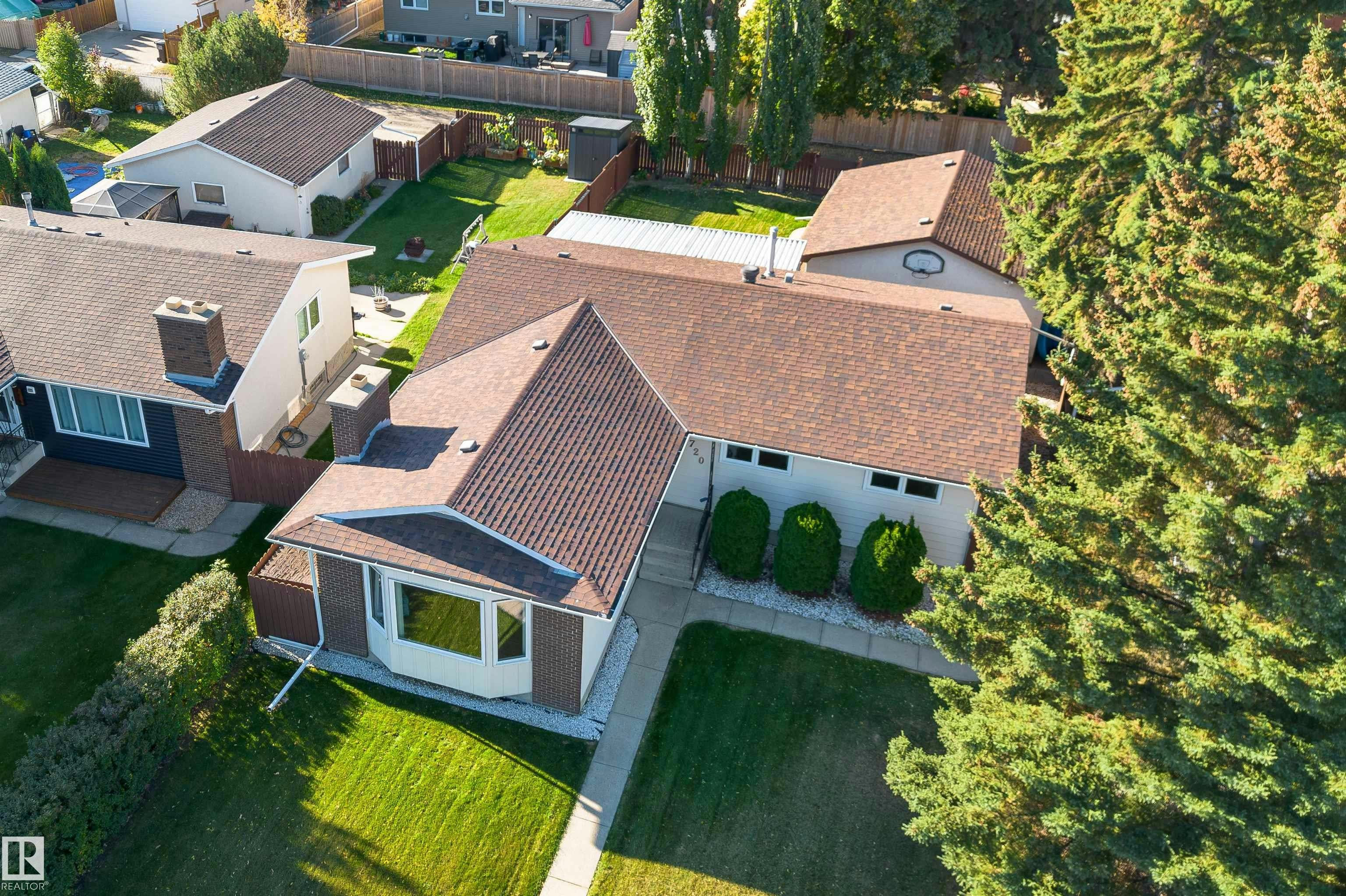 720 Knottwood Road S, Edmonton, AB, T6K 1W5