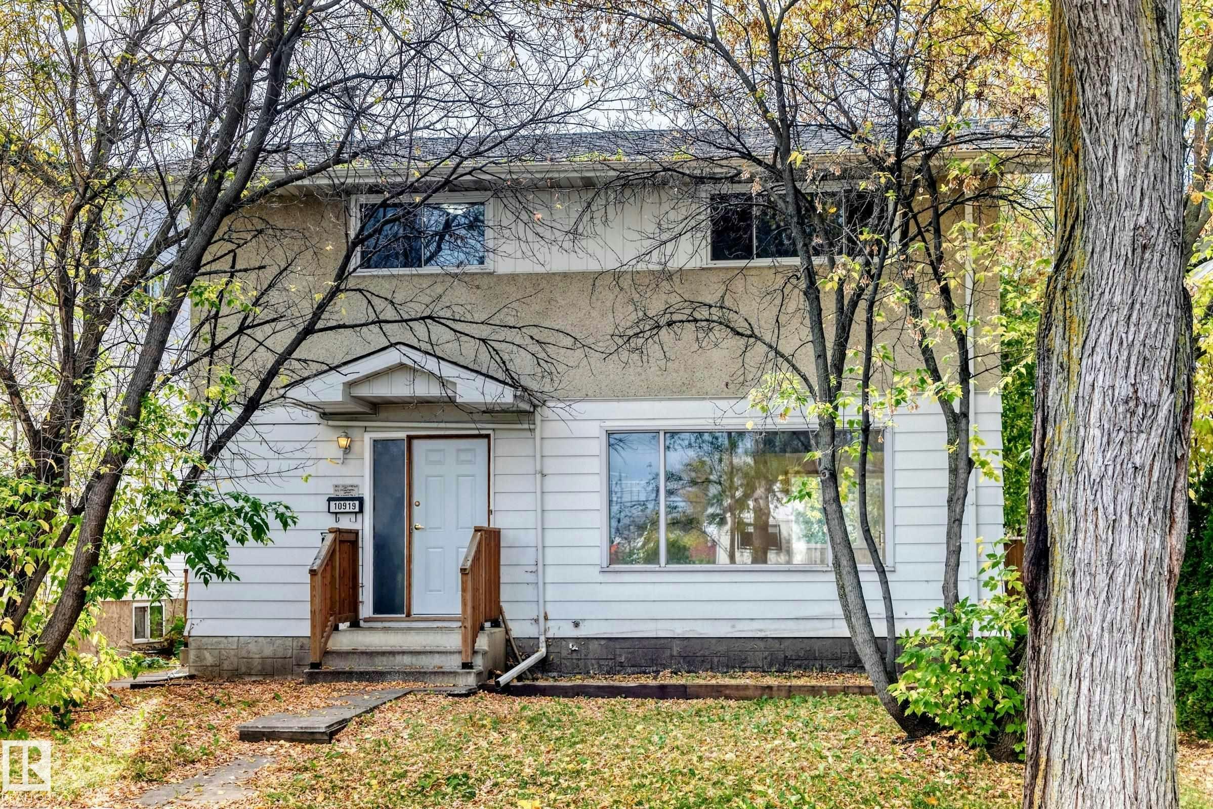 10919 69 Avenue, Edmonton, AB, T6H 2E4