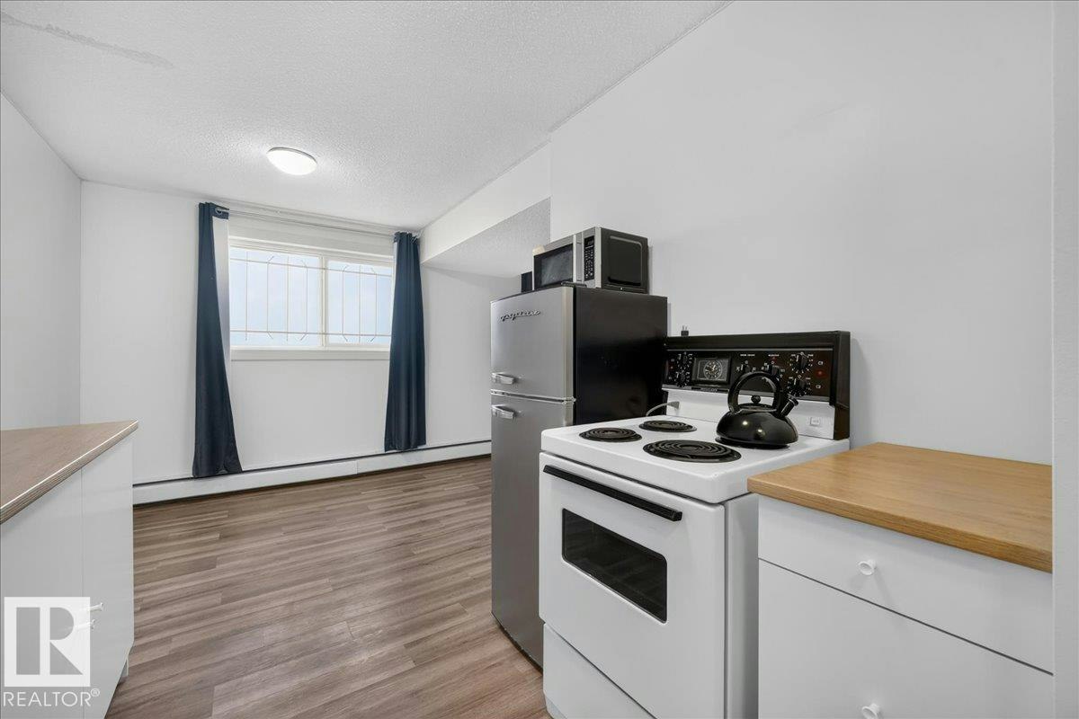 103-10725 111 Street, Edmonton, AB, T5H 3G2 - 30