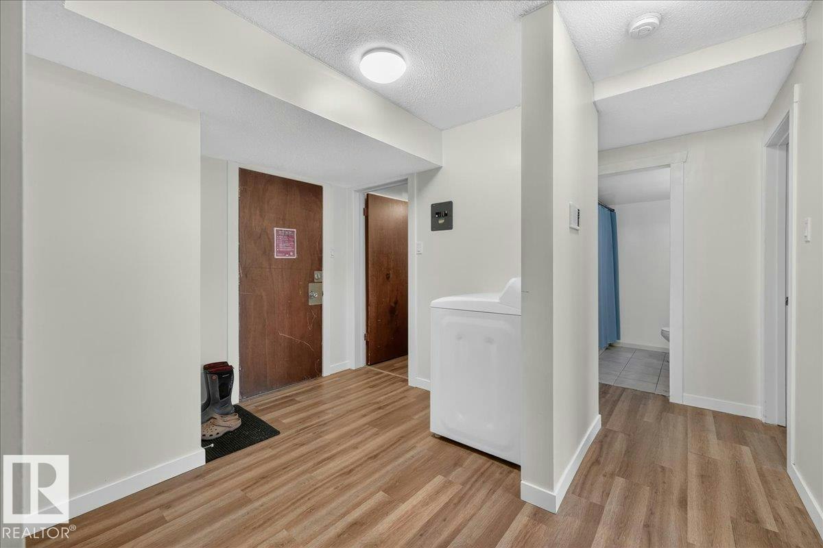 103-10725 111 Street, Edmonton, AB, T5H 3G2 - 14