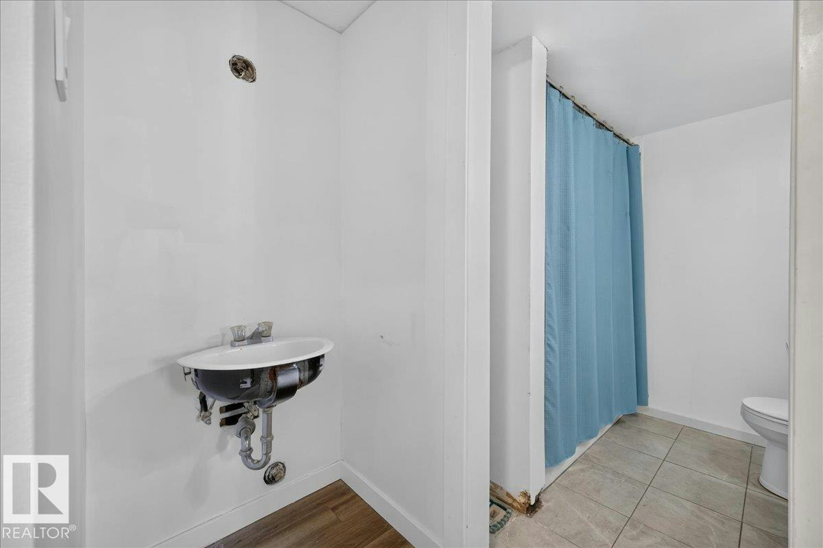 103-10725 111 Street, Edmonton, AB, T5H 3G2 - 35