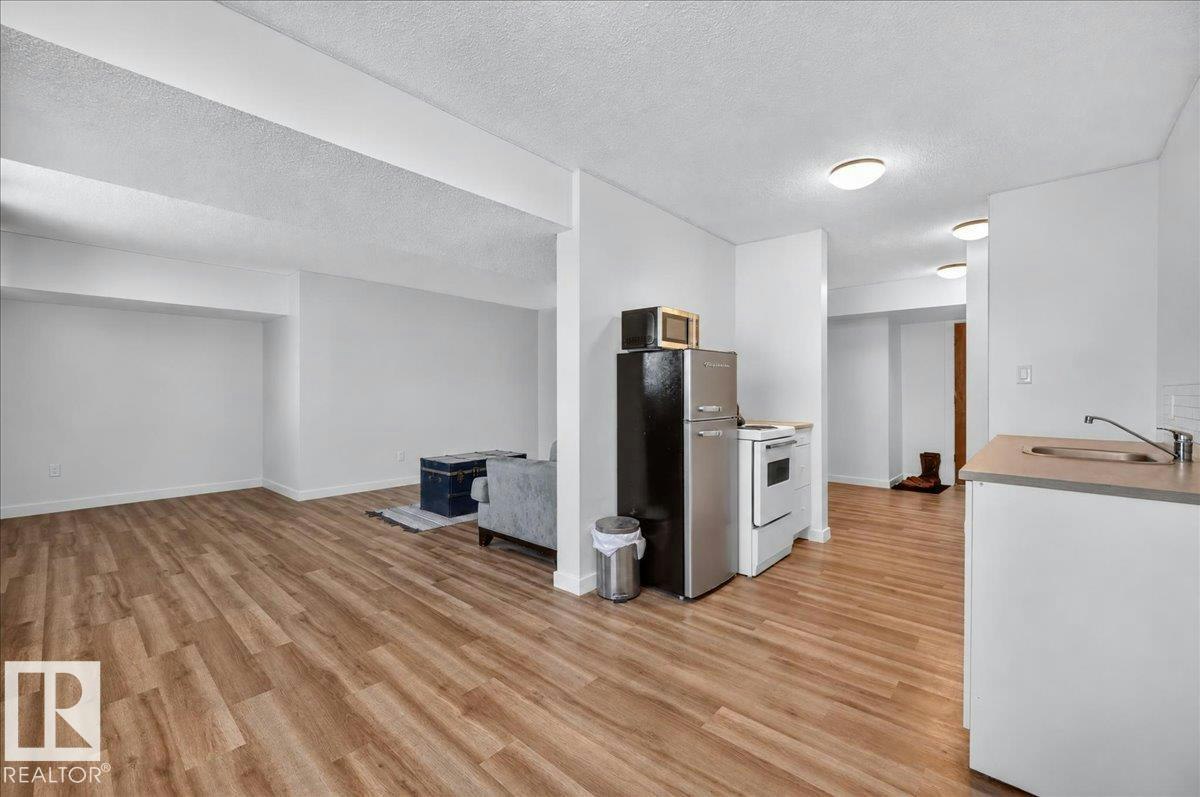 103-10725 111 Street, Edmonton, AB, T5H 3G2 - 24