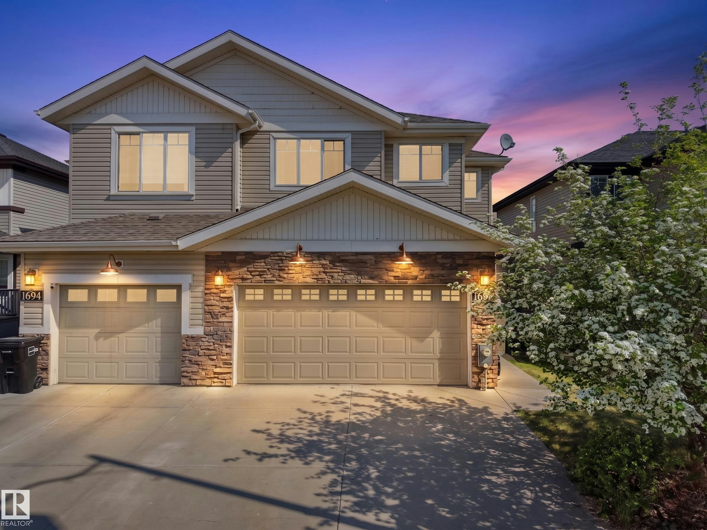 1692 Cunningham Way, Edmonton, AB, T6W 0W5