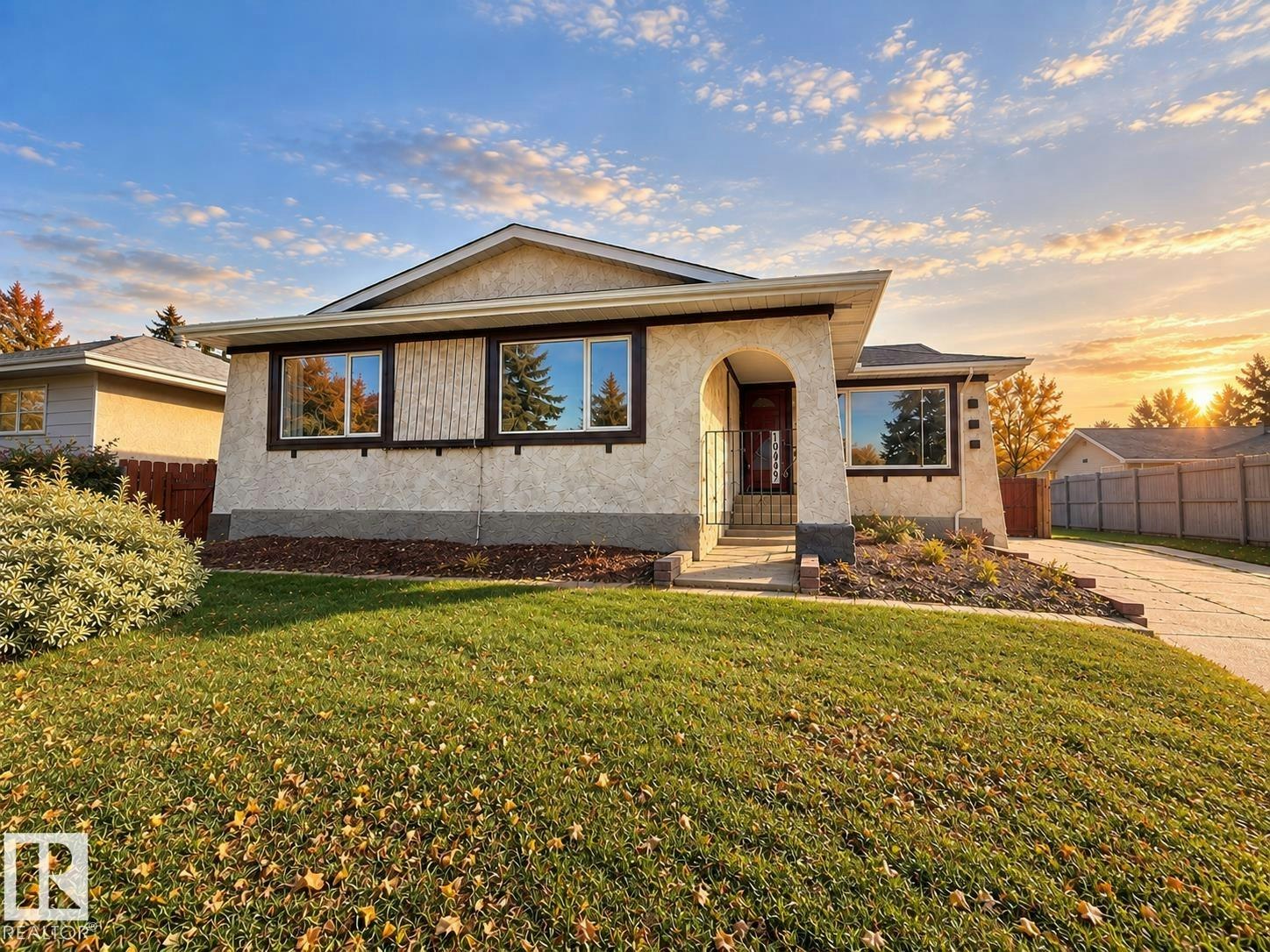 10439 36a Ave, Edmonton, AB, T6J 2H7