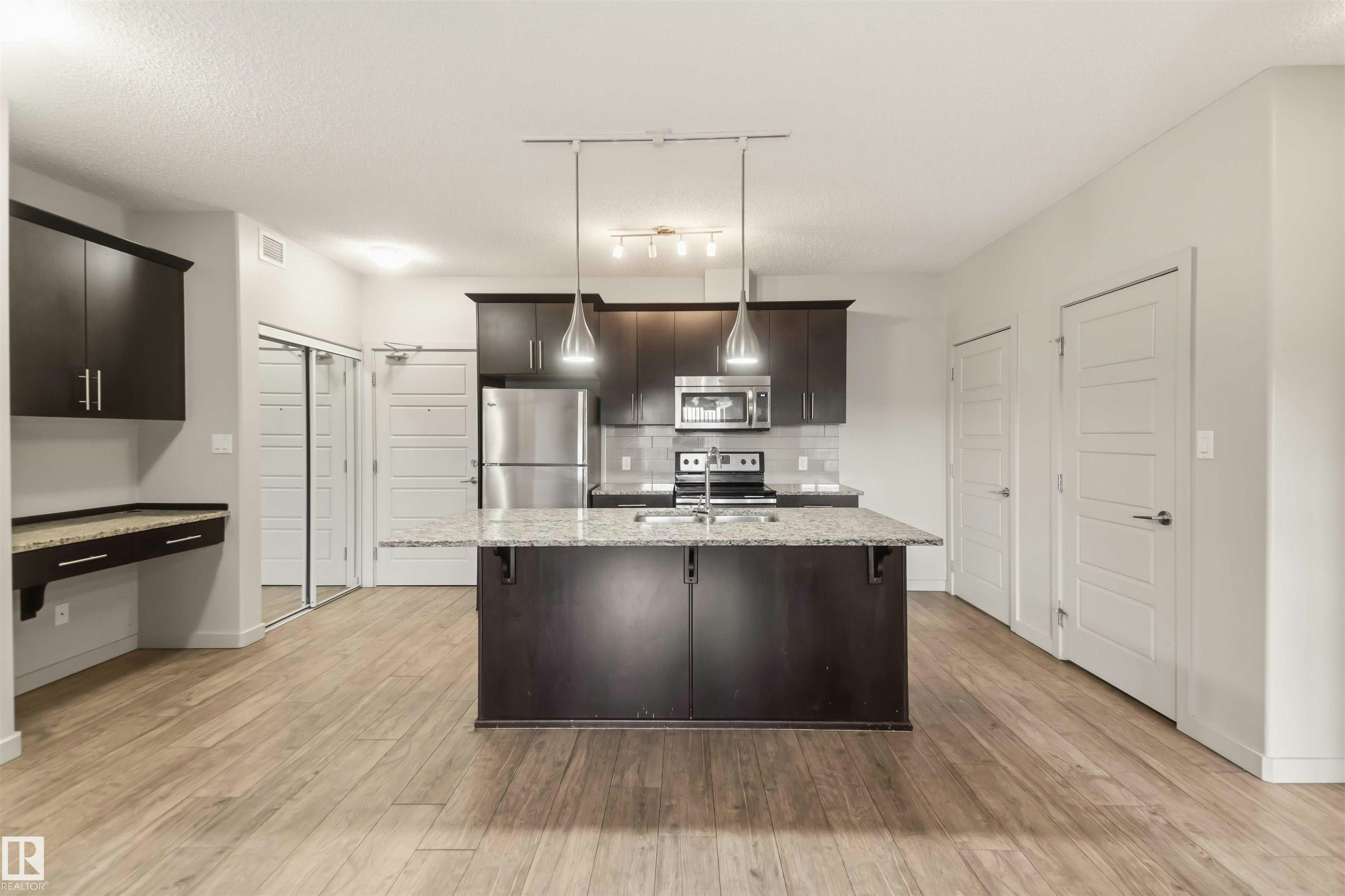 414-5510 Schonsee Drive, Edmonton, AB, T5Z 0N9