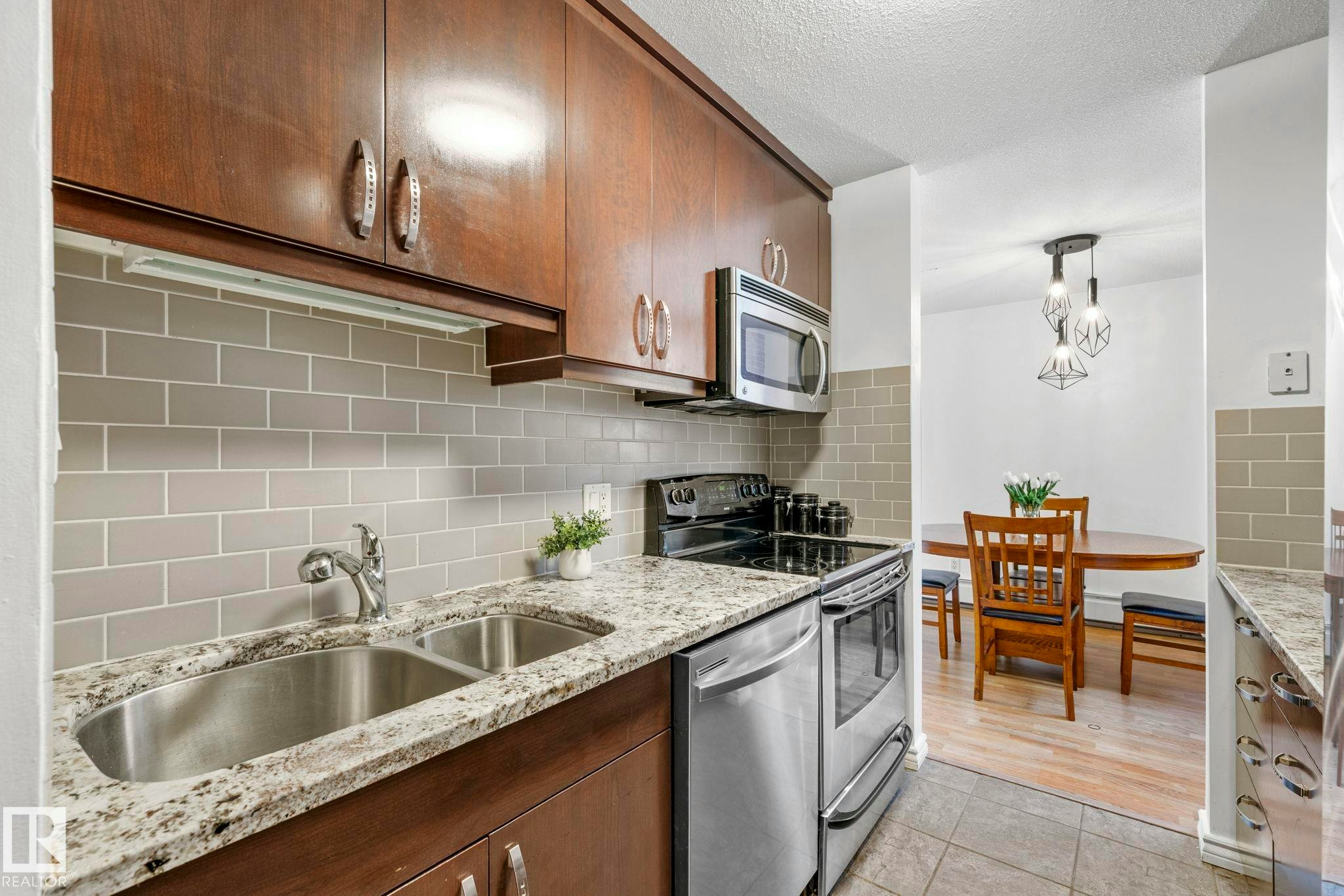 105-11011 86 Avenue, Edmonton, AB, T6G 0X1