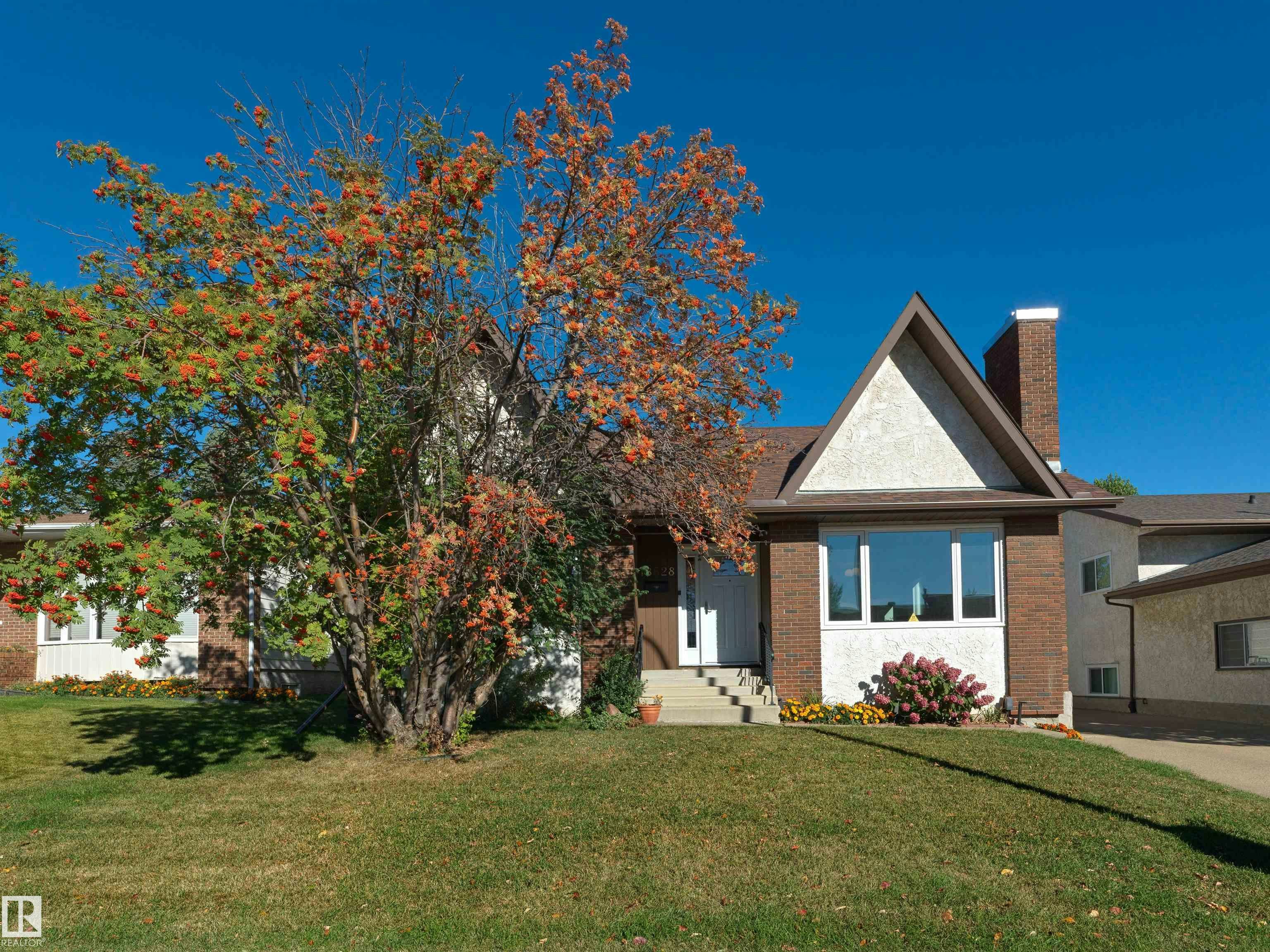 18528 98 Avenue, Edmonton, AB, T5T 3J5