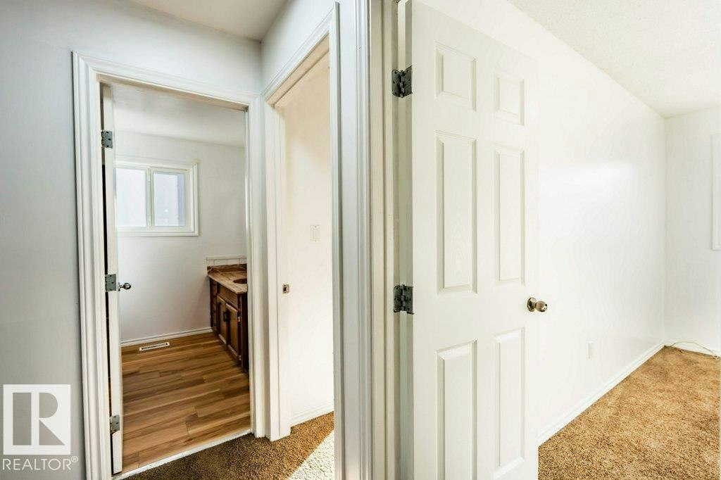 1139 Lakewood Road N, Edmonton, AB, T6K 3A9 - 24