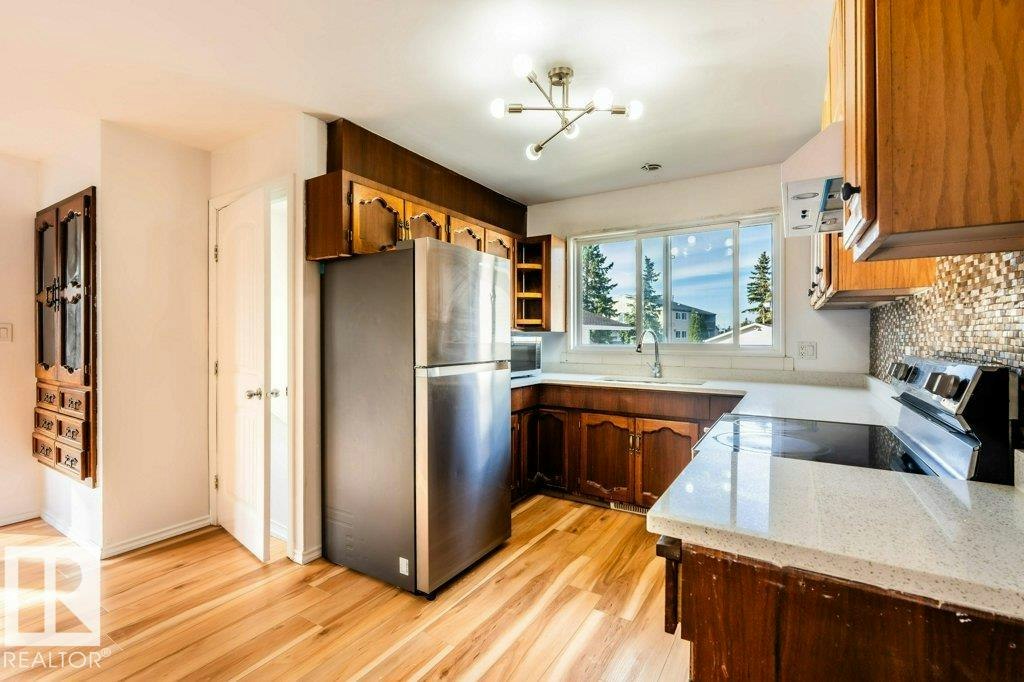 1139 Lakewood Road N, Edmonton, AB, T6K 3A9 - 30