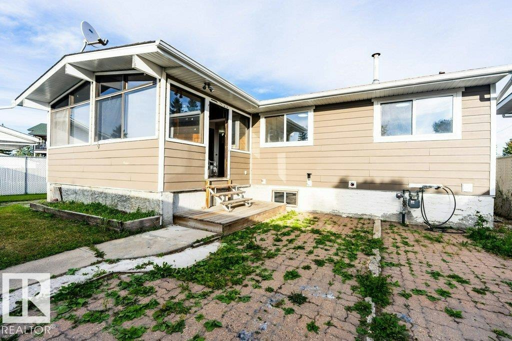 1139 Lakewood Road N, Edmonton, AB, T6K 3A9 - 64