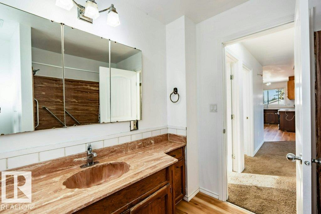 1139 Lakewood Road N, Edmonton, AB, T6K 3A9 - 27