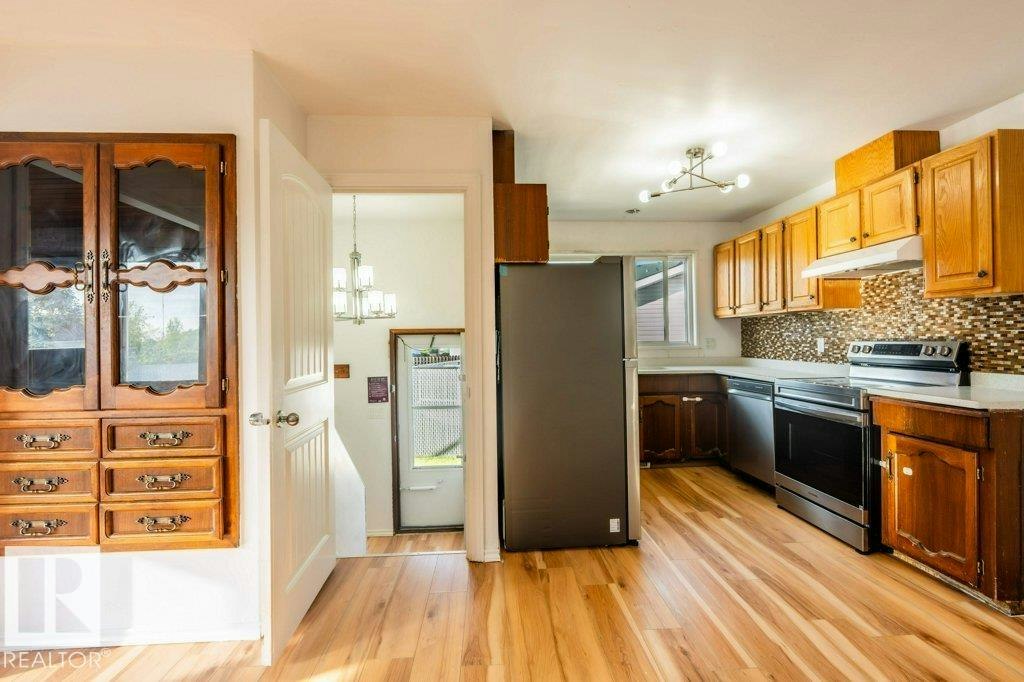 1139 Lakewood Road N, Edmonton, AB, T6K 3A9 - 36