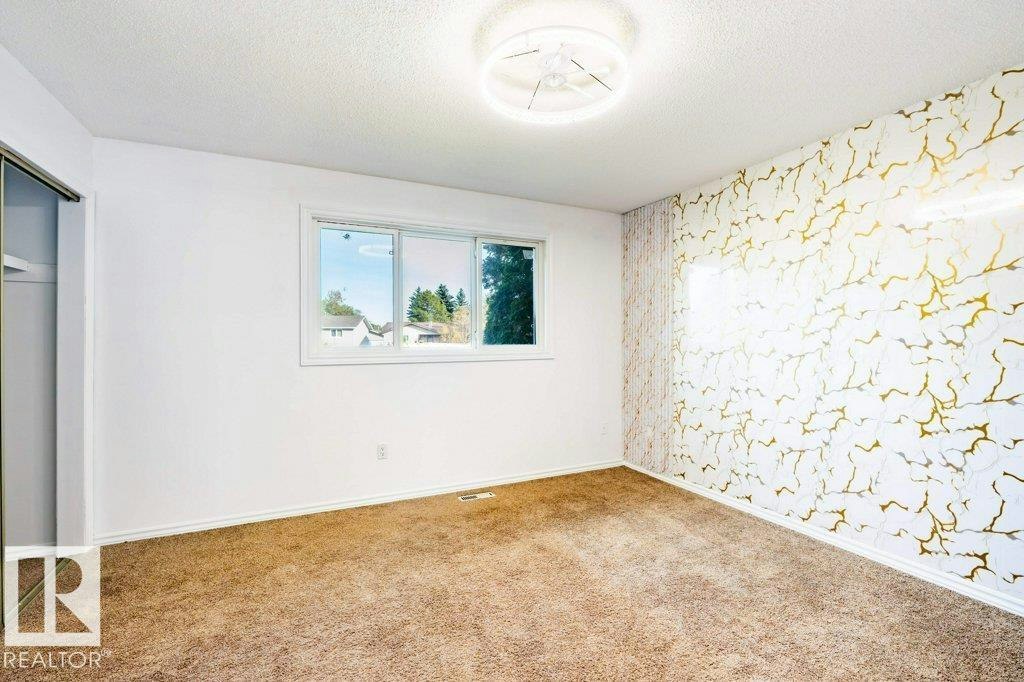 1139 Lakewood Road N, Edmonton, AB, T6K 3A9 - 15