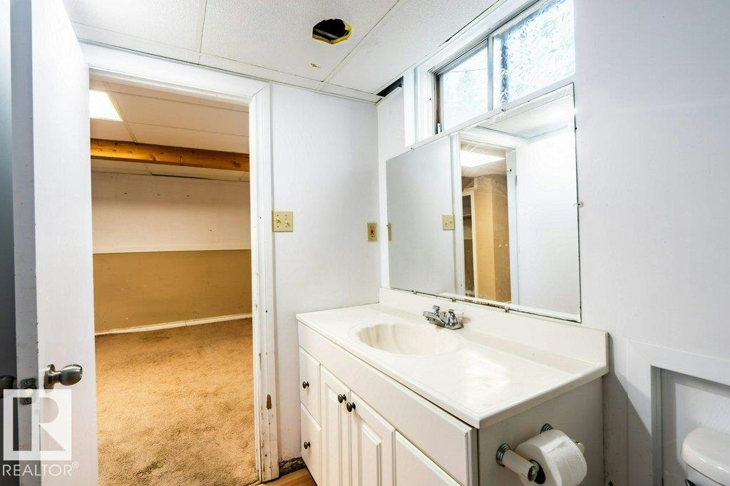 1139 Lakewood Road N, Edmonton, AB, T6K 3A9 - 57