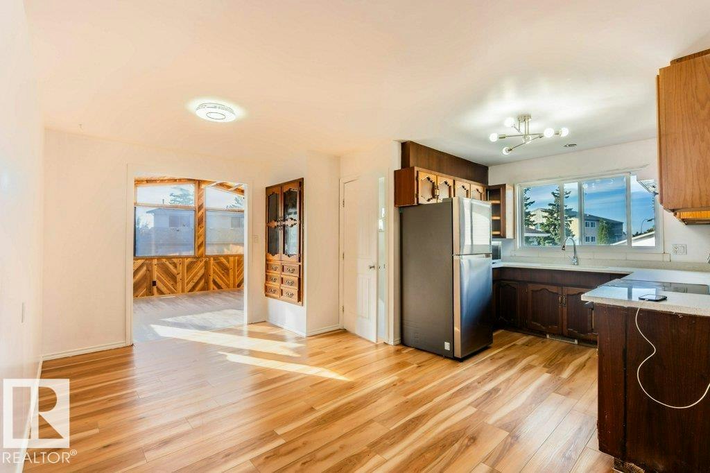 1139 Lakewood Road N, Edmonton, AB, T6K 3A9 - 28