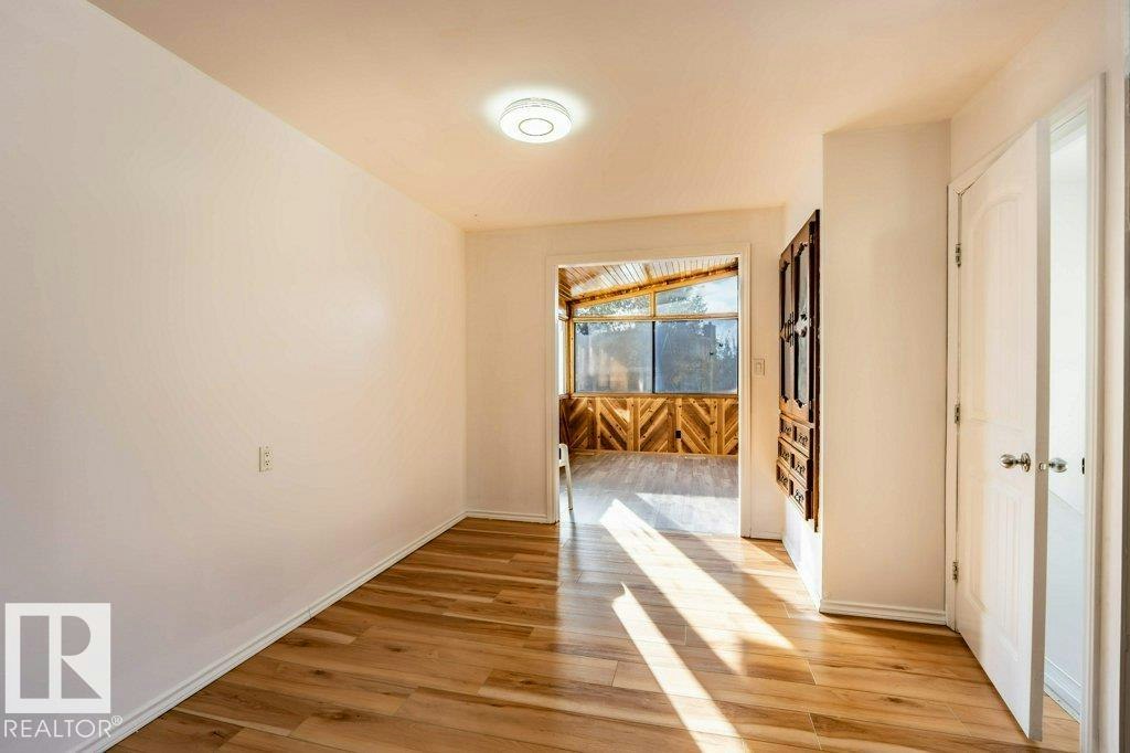 1139 Lakewood Road N, Edmonton, AB, T6K 3A9 - 34