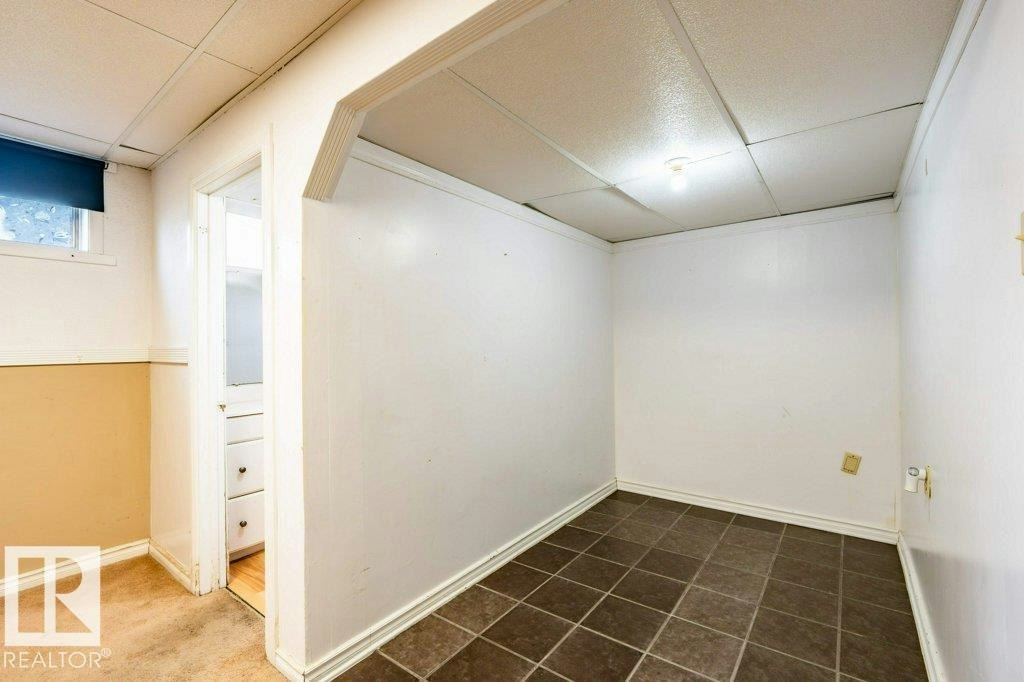 1139 Lakewood Road N, Edmonton, AB, T6K 3A9 - 54