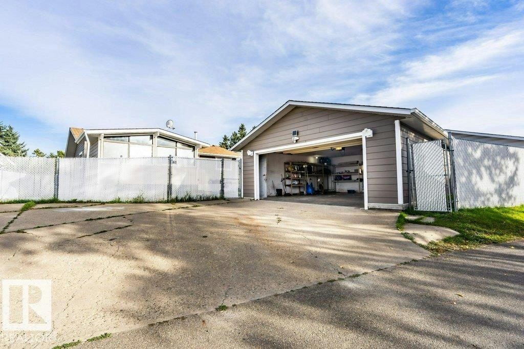 1139 Lakewood Road N, Edmonton, AB, T6K 3A9 - 68