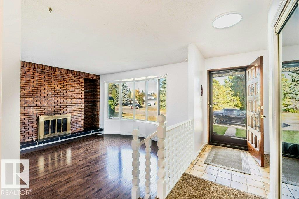 1139 Lakewood Road N, Edmonton, AB, T6K 3A9 - 9