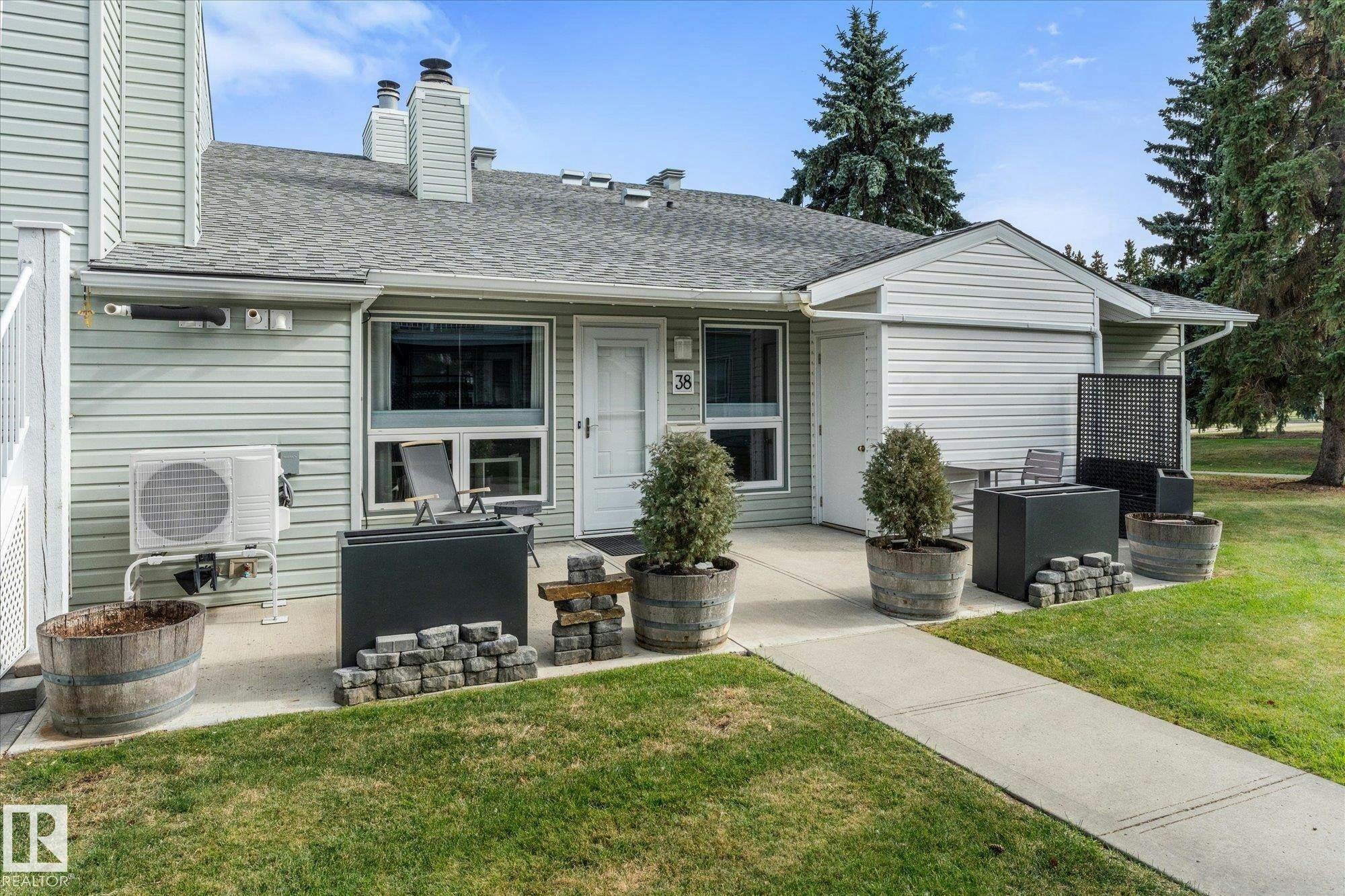 38-2115 118 Street, Edmonton, AB, T6J 5N1