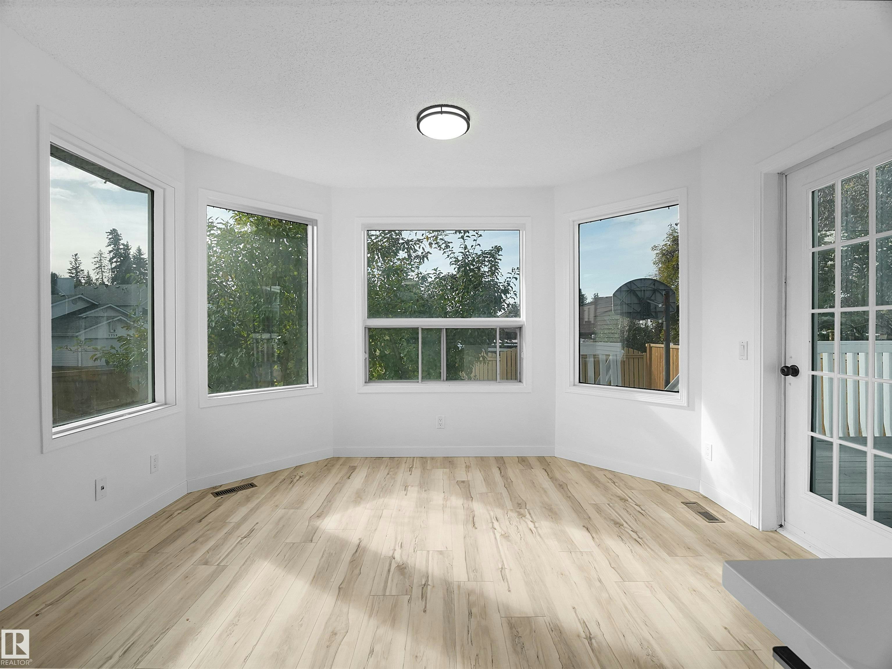 4103 28 Avenue, Edmonton, AB, T6L 4H2