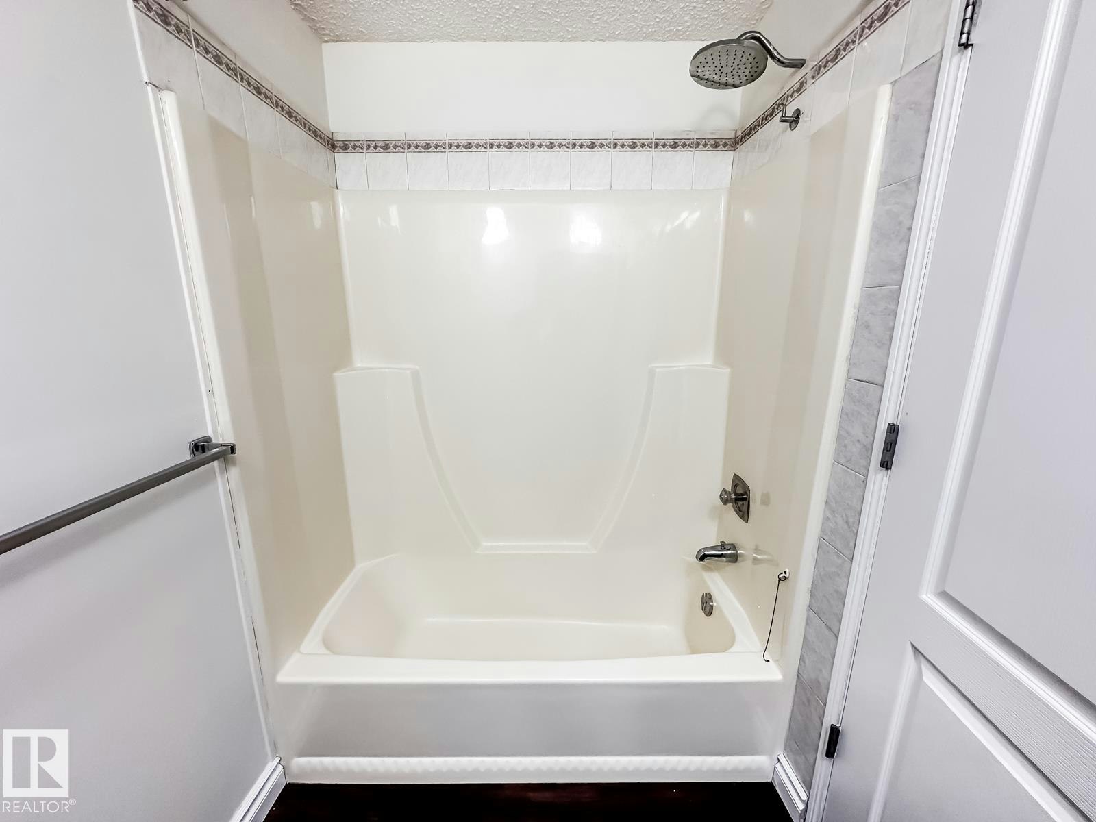 8504 173 Street, Edmonton, AB, T5T 2V4 - 27