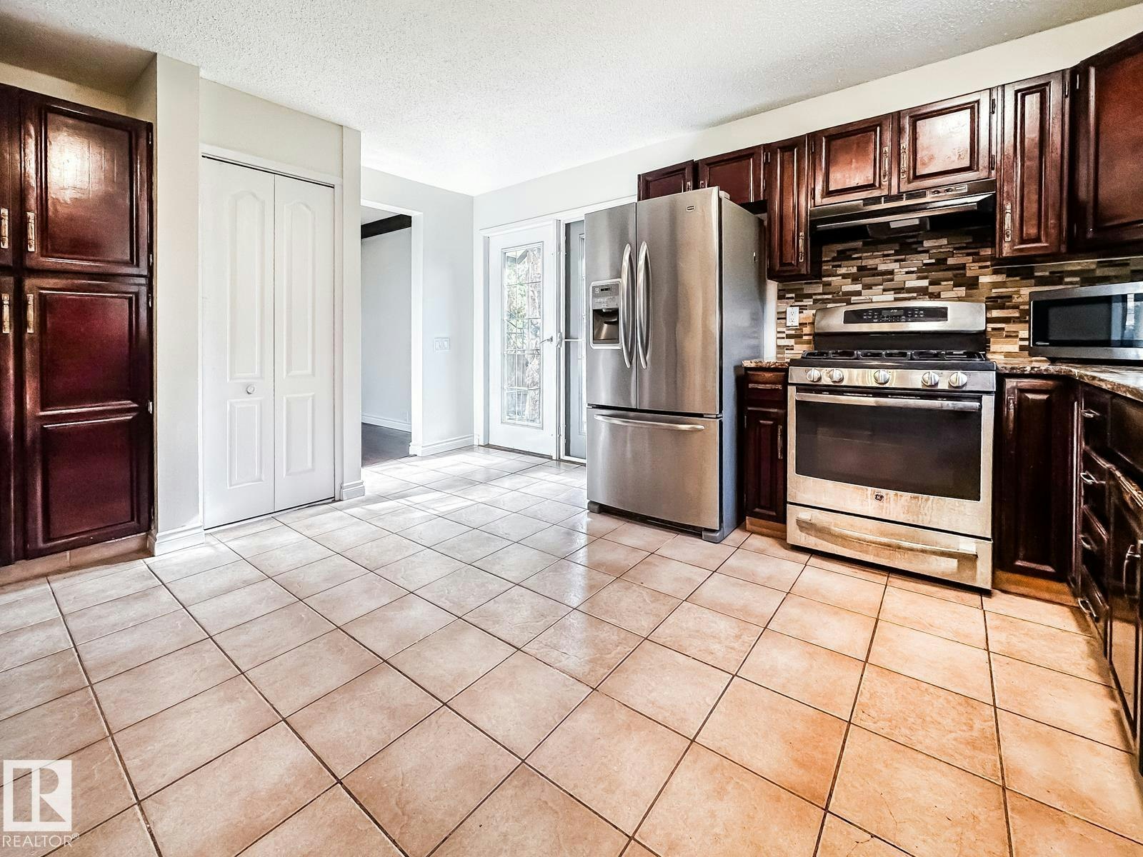 8504 173 Street, Edmonton, AB, T5T 2V4 - 17