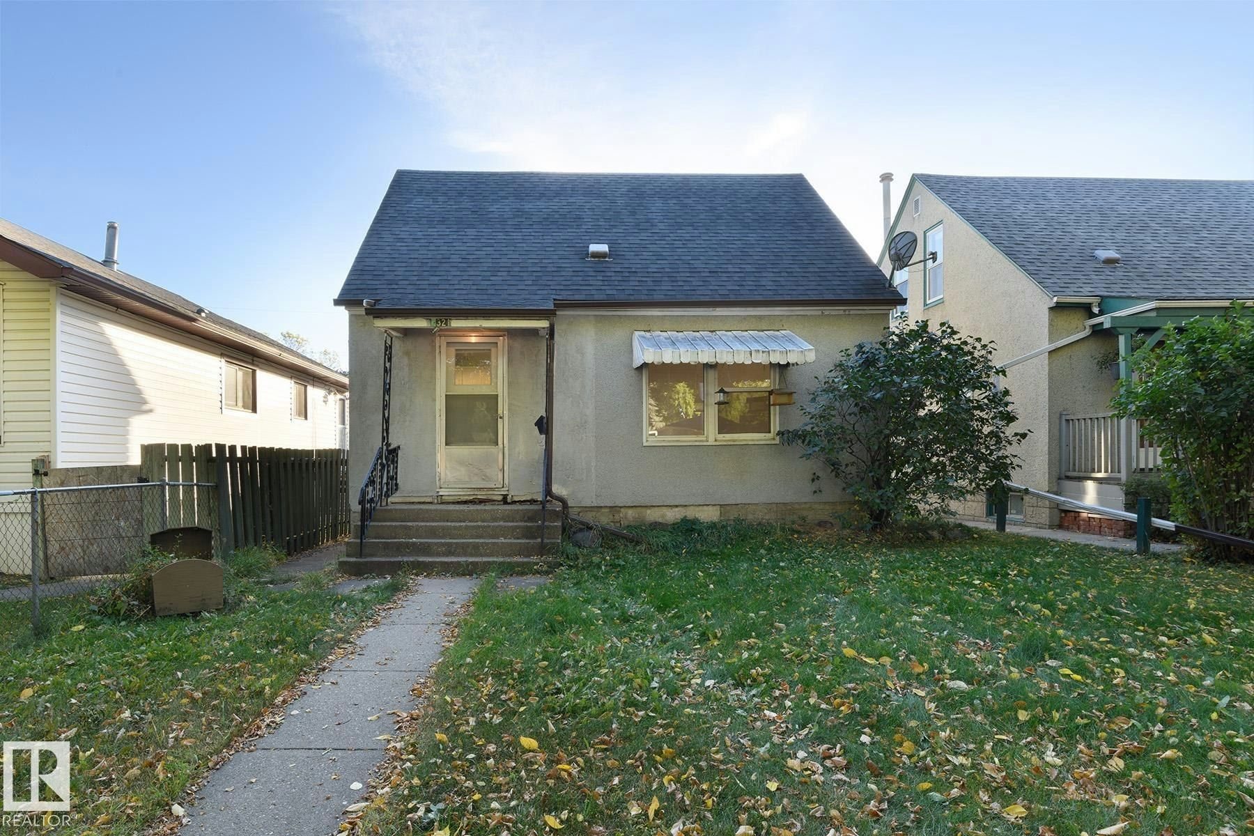 11321 89 Street, Edmonton, AB, T5B 3T5