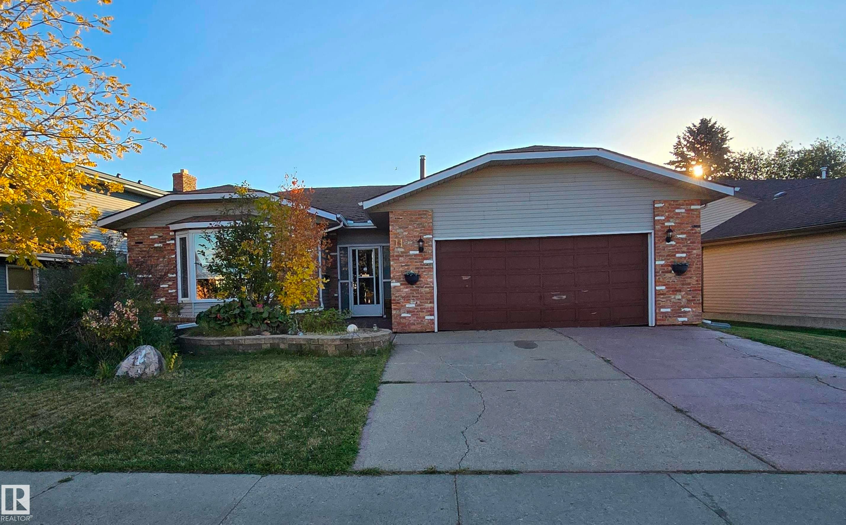 11 Howson Crescent, Edmonton, AB, T5A 4T7