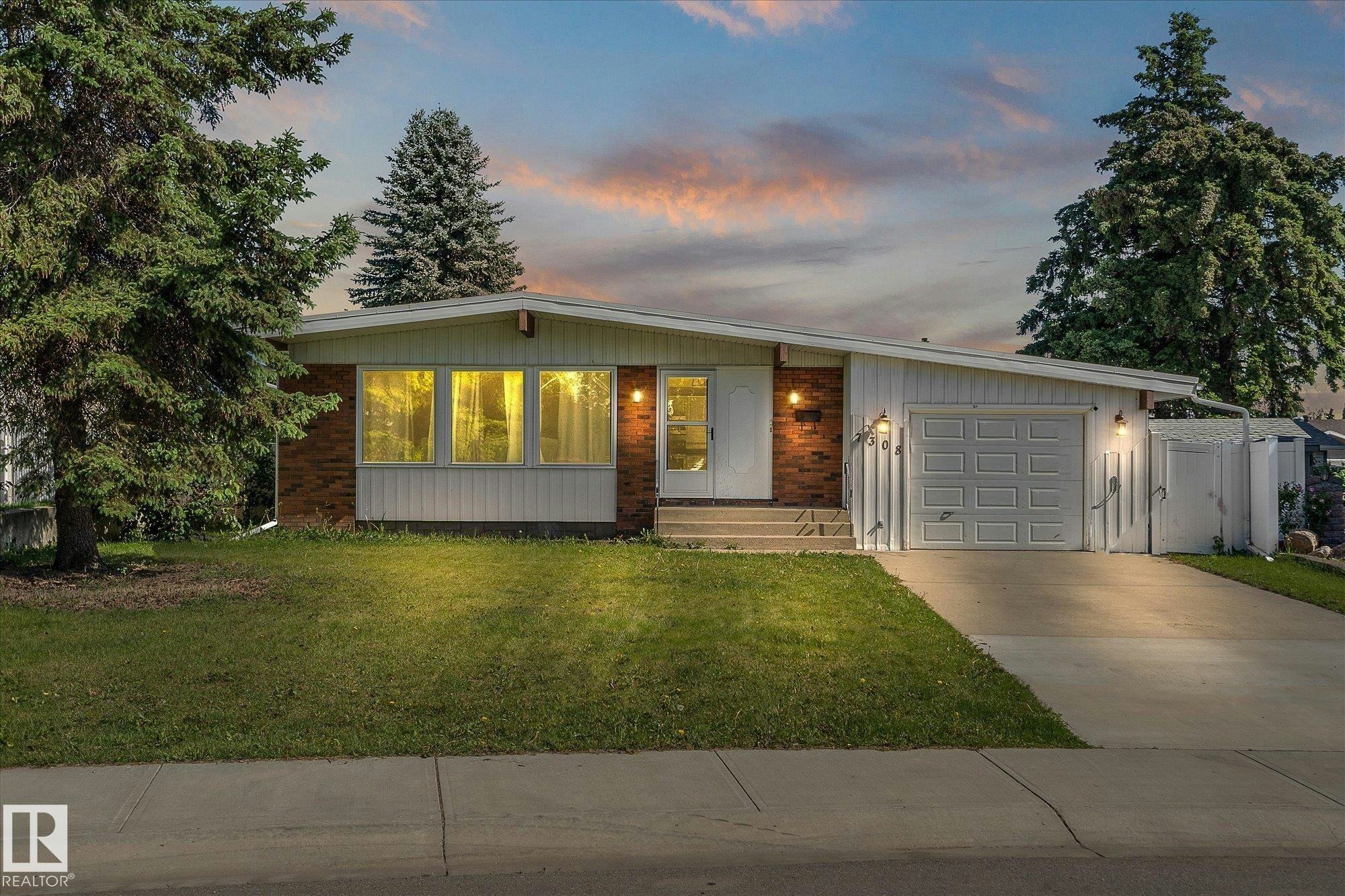 7308 149 Avenue, Edmonton, AB, T5C 2V4