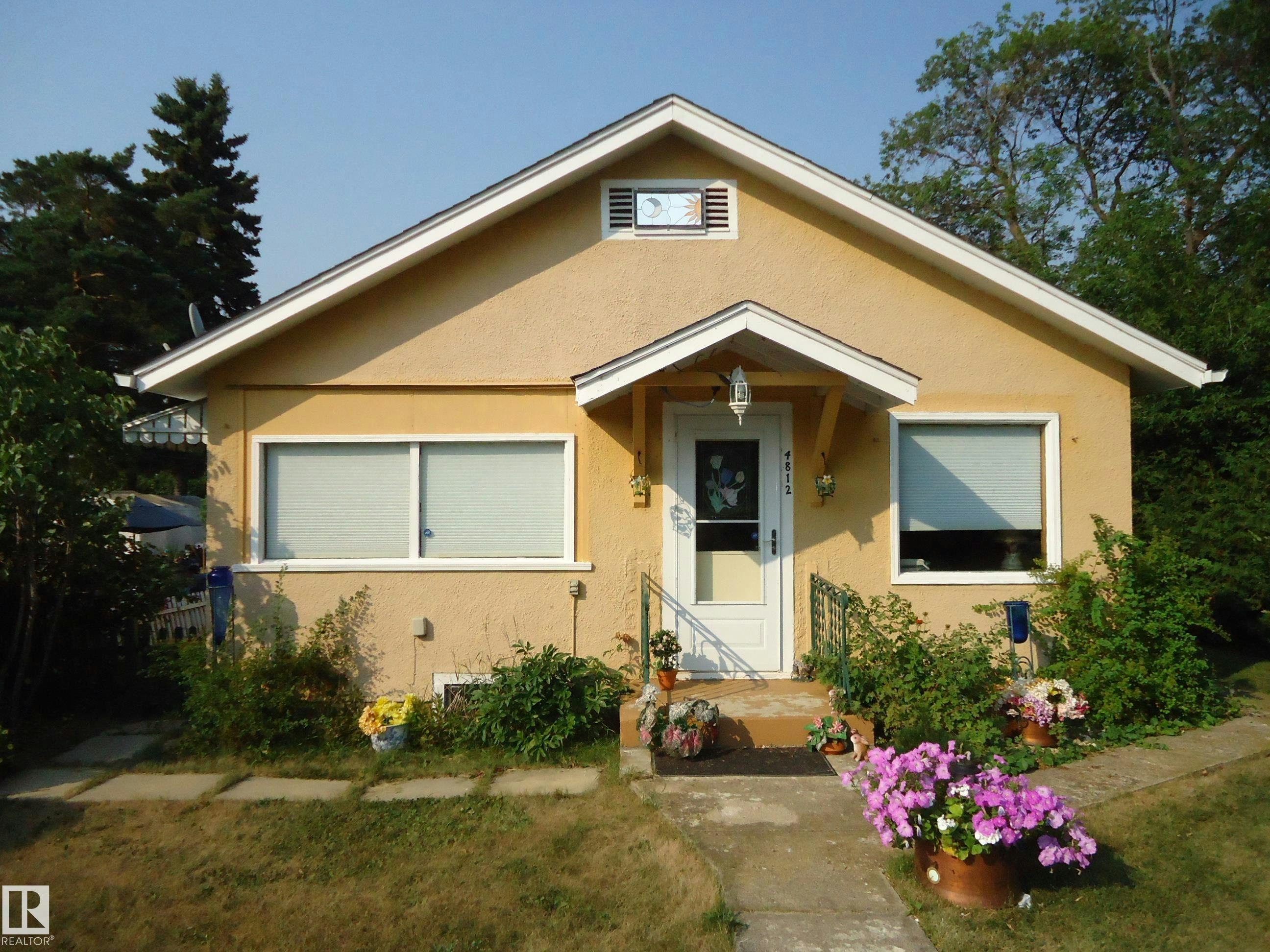 4812 50 Avenue, Holden, AB, T0B 2C0