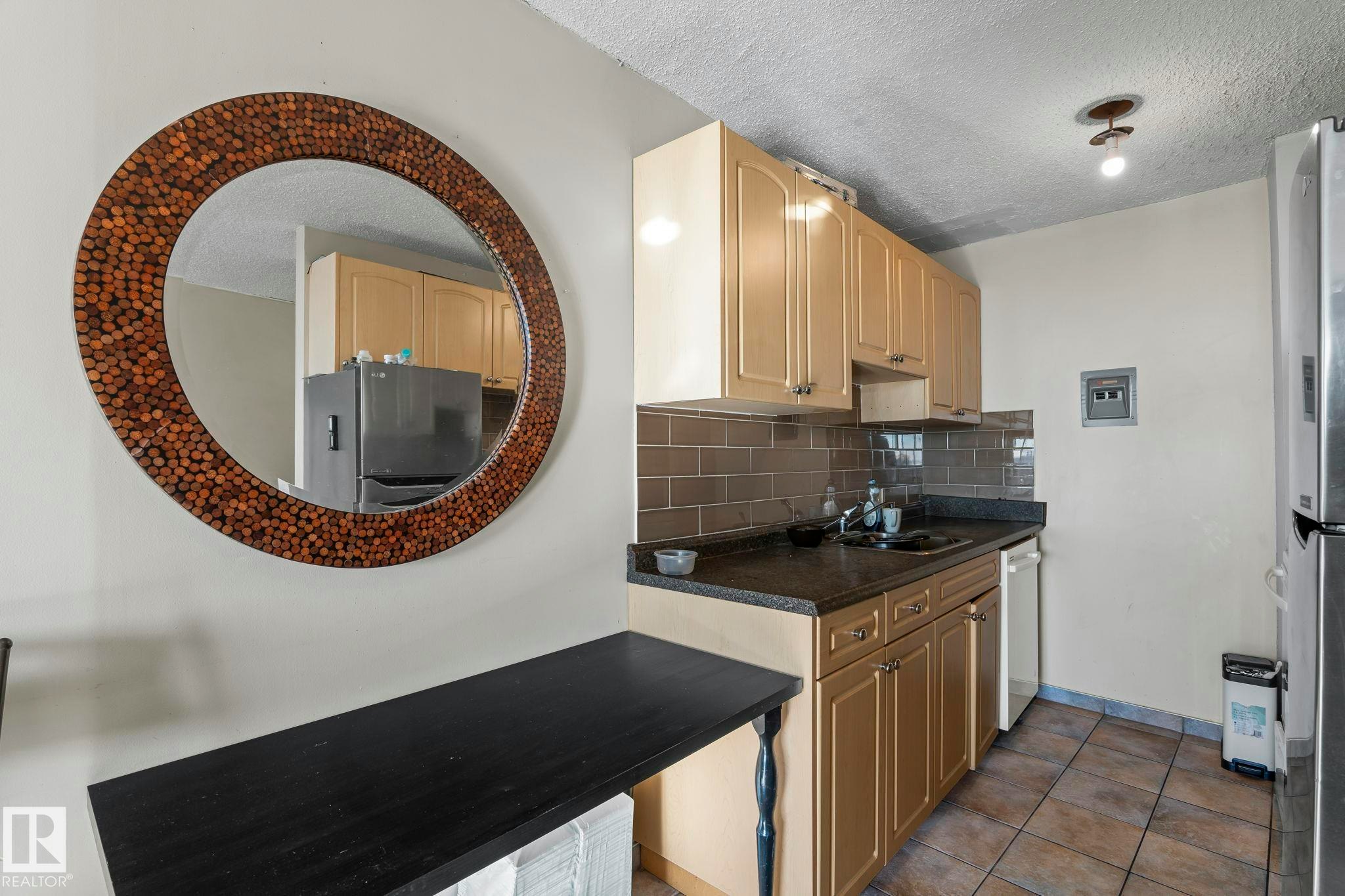 2004-10883 Saskatchewan Drive Nw, Edmonton, AB, T6E 4S6