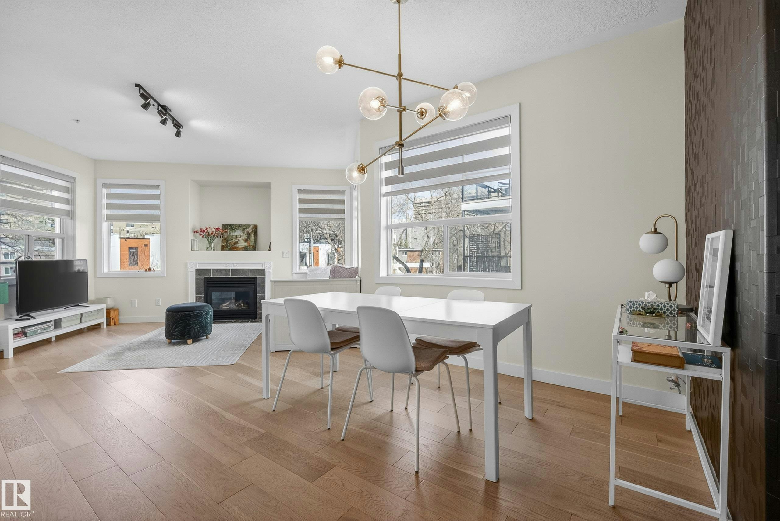 205-10011 110 Street, Edmonton, AB, T5K 2X1