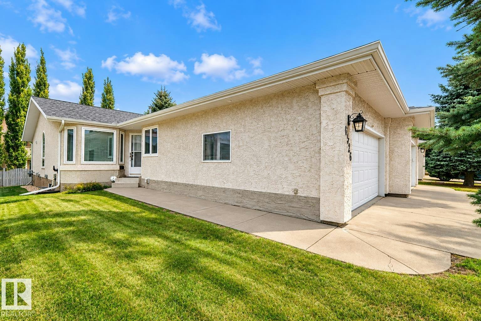 6526 158 Avenue, Edmonton, AB, T5Y 2S7