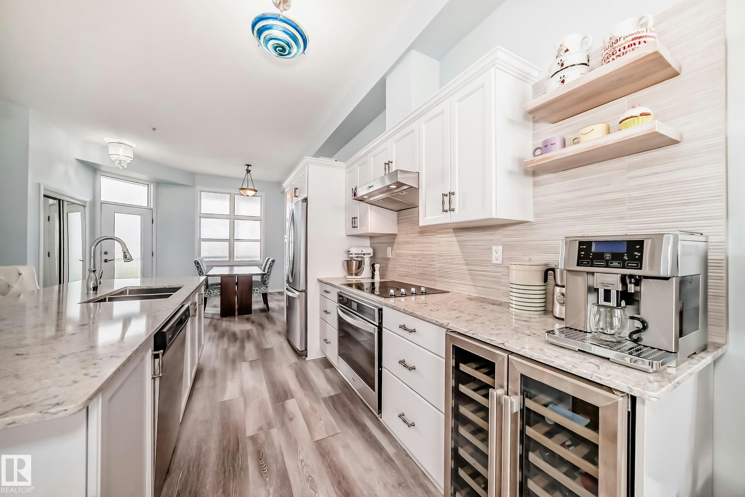 414-9507 101 Avenue, Edmonton, AB, T5H 4R1