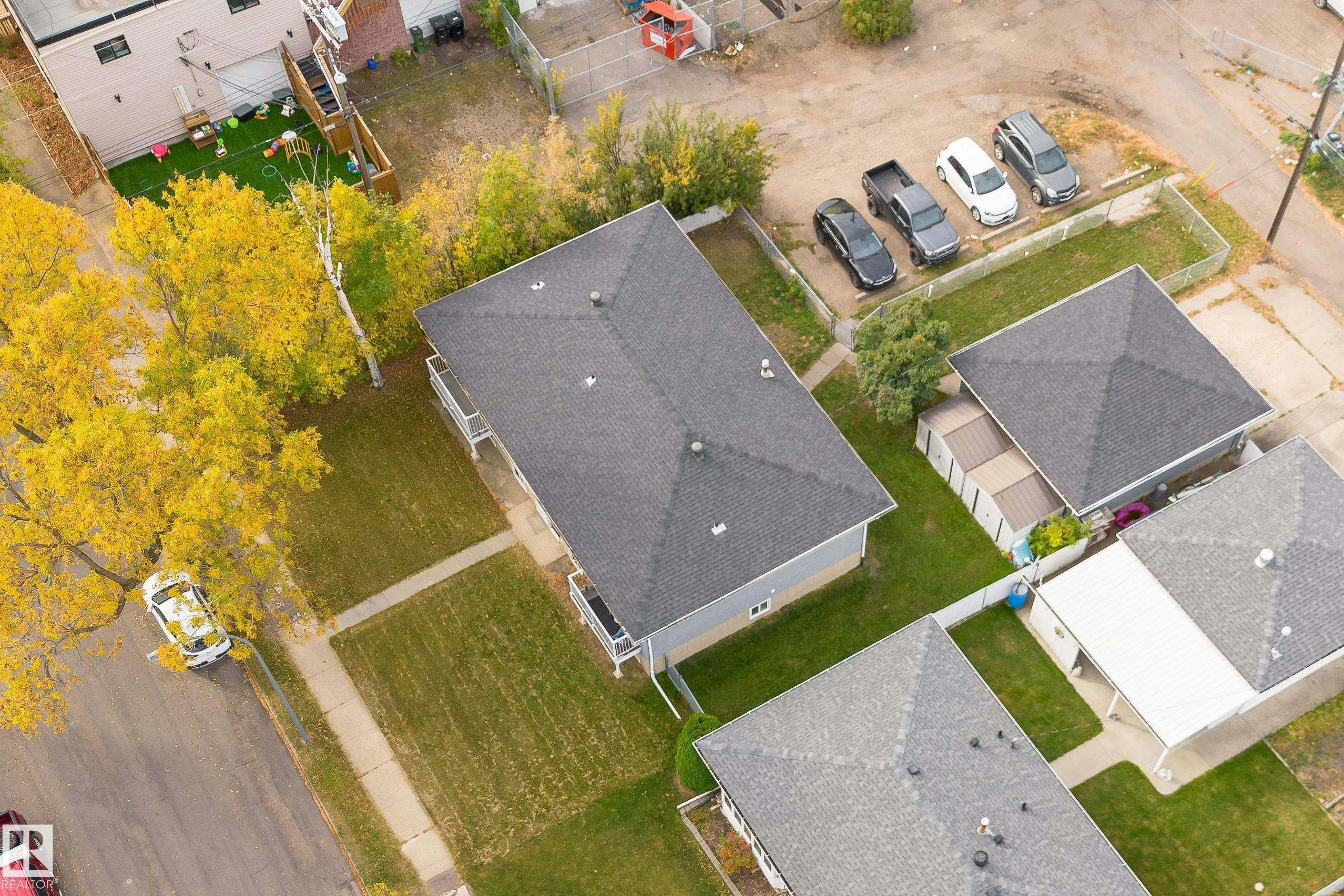 11812 45 Street, Edmonton, AB, T5W 2T4