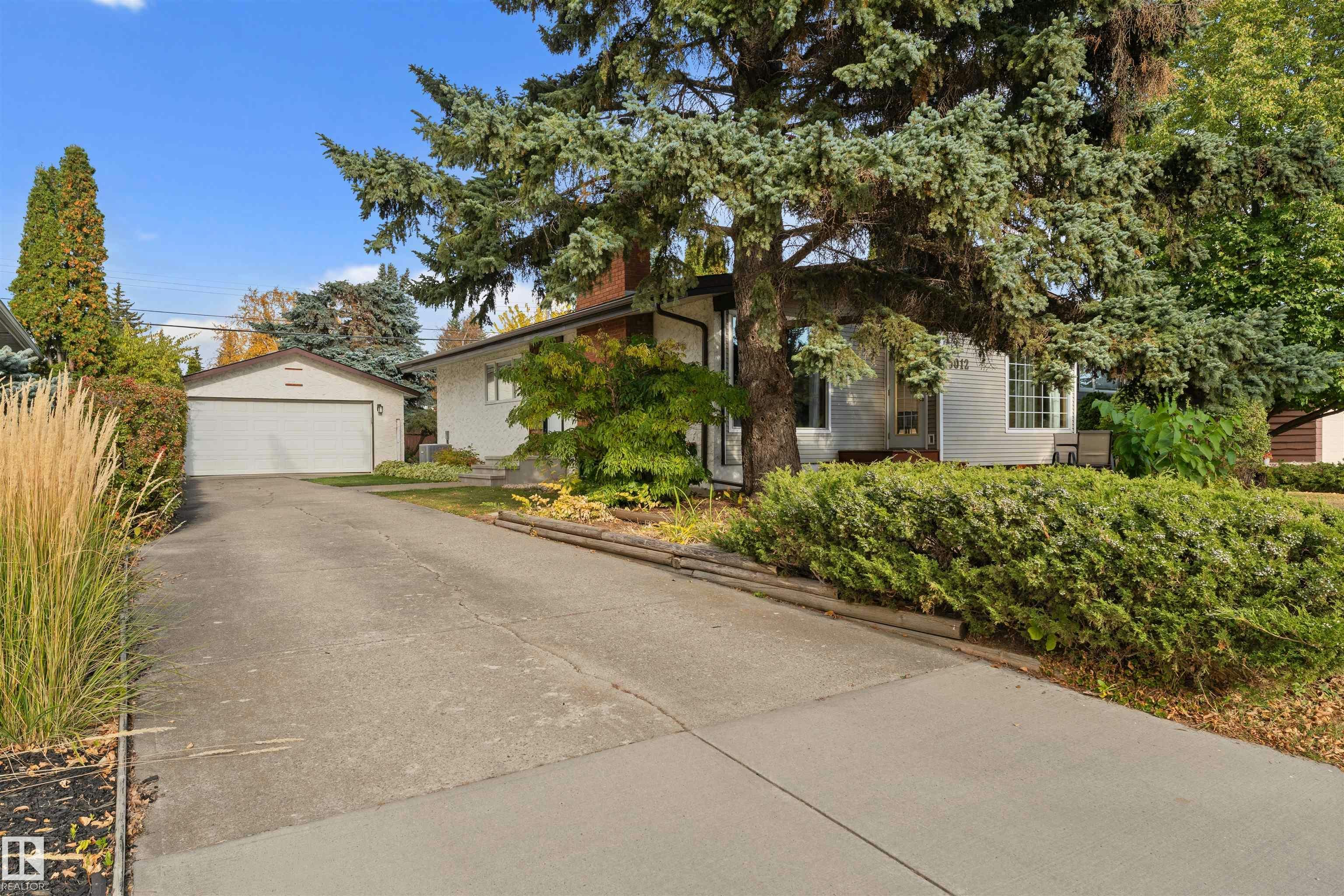 15012 77 Avenue, Edmonton, AB, T5R 3B3