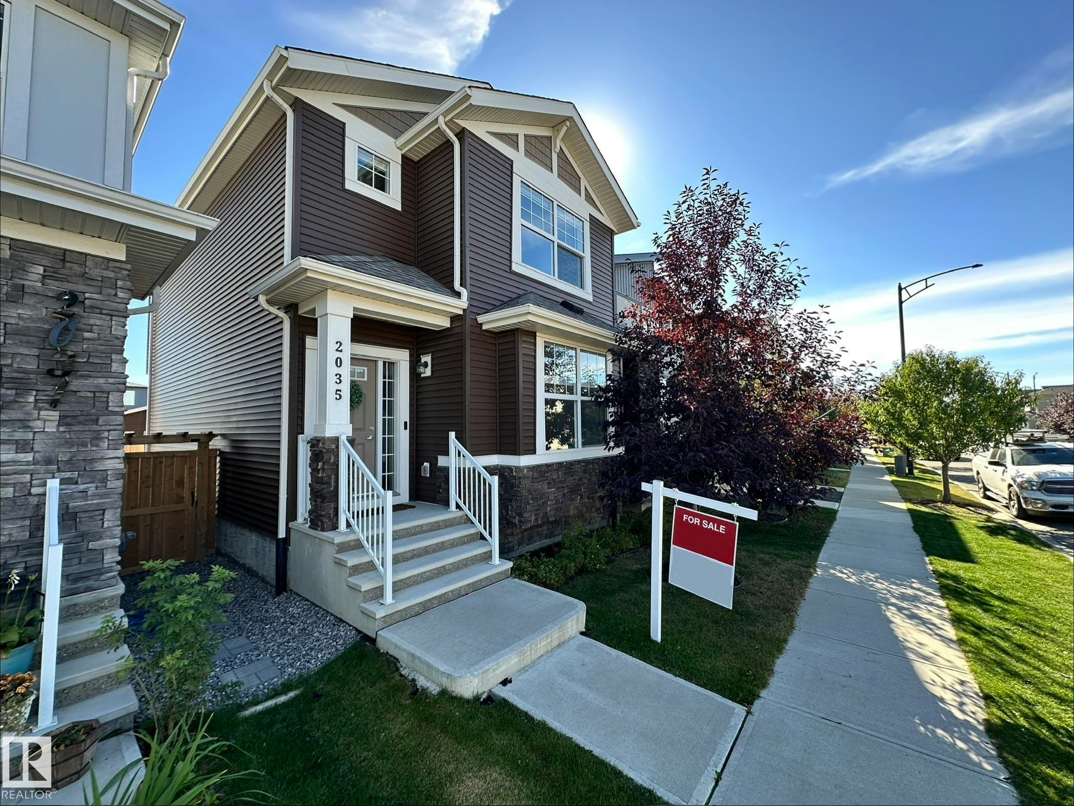 2035 160 Street, Edmonton, AB, T6W 4E7