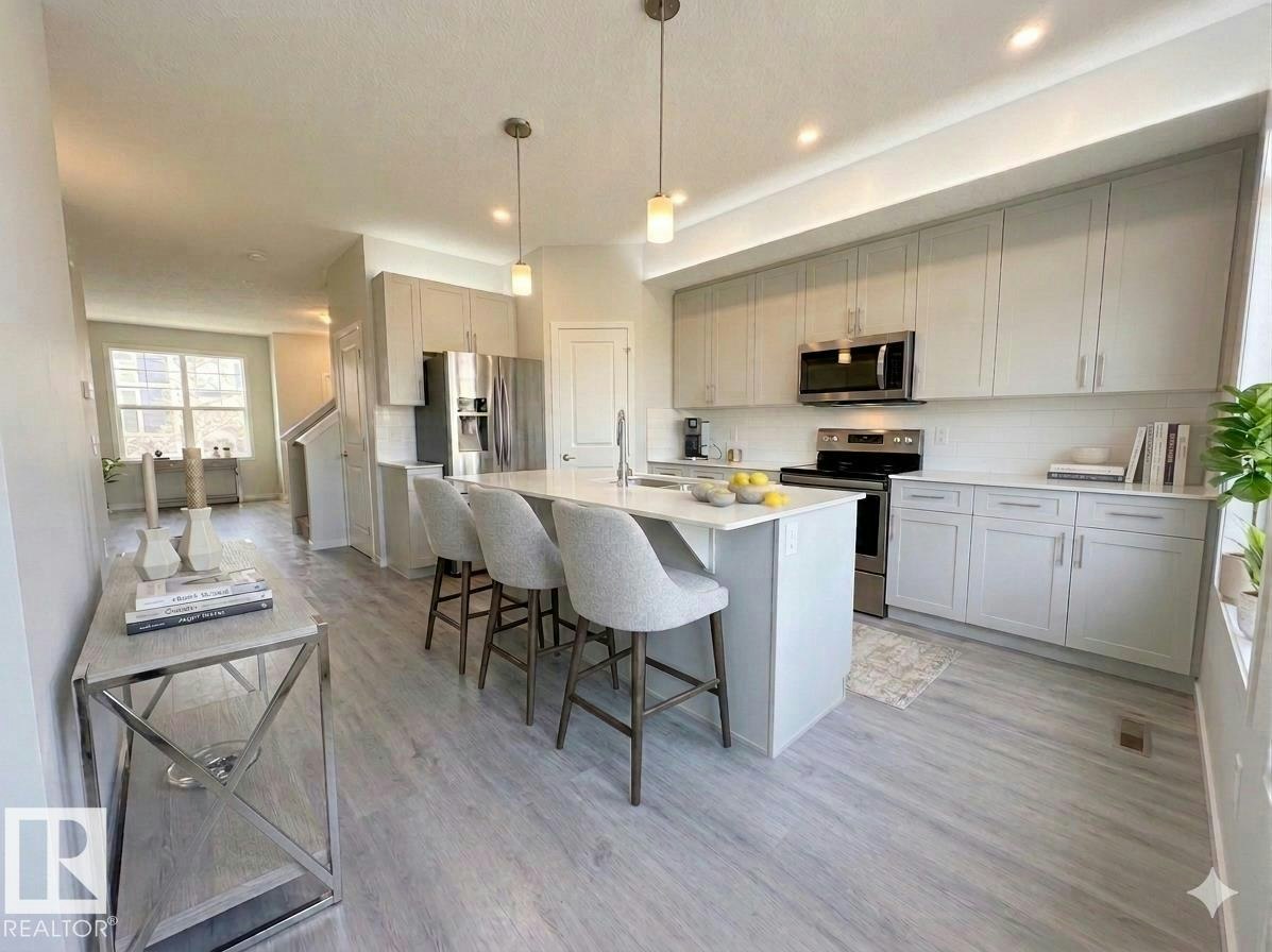 2035 160 Street, Edmonton, AB, T6W 4E7