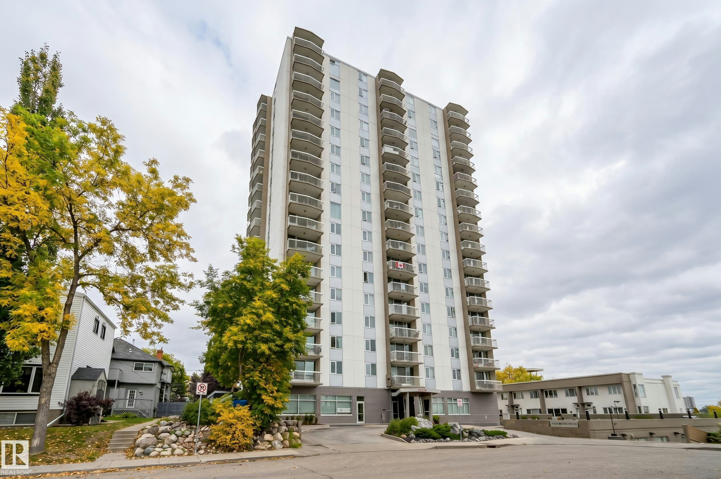 1704-9835 113 Street, Edmonton, AB, T5K 1N4