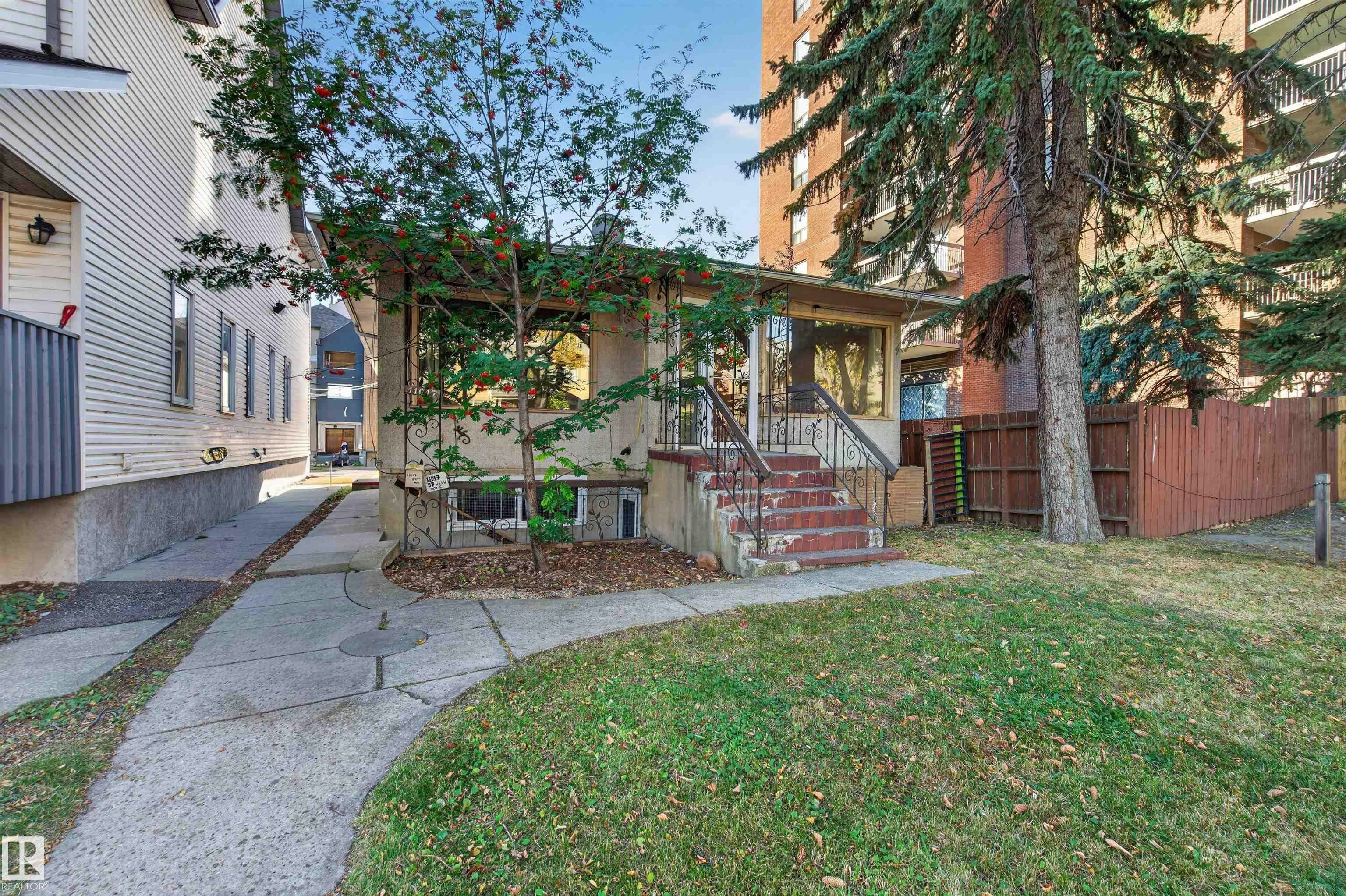 11015 87 Avenue, Edmonton, AB, T6G 0X5