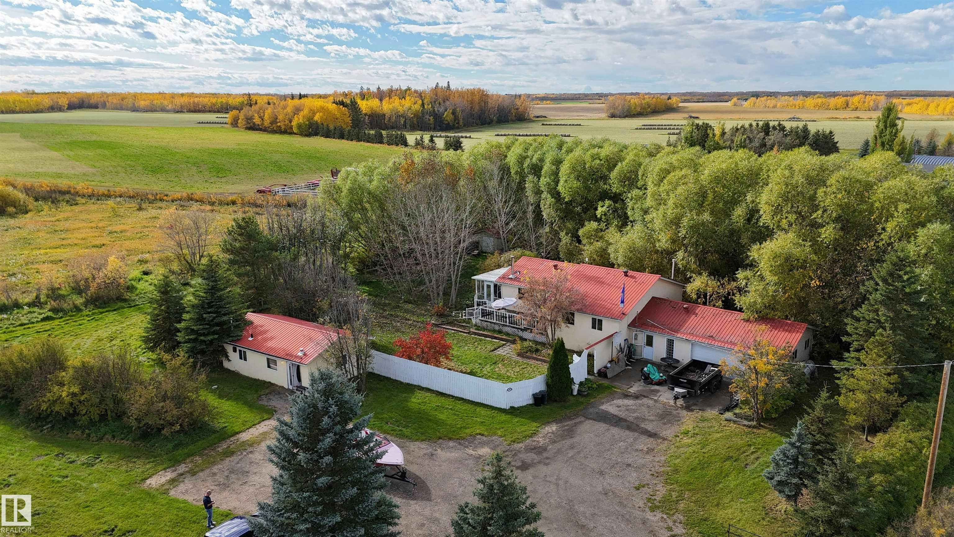 3327 Ste. Anne Trail, Rural Lac Ste. Anne County, AB, T4B 4C6