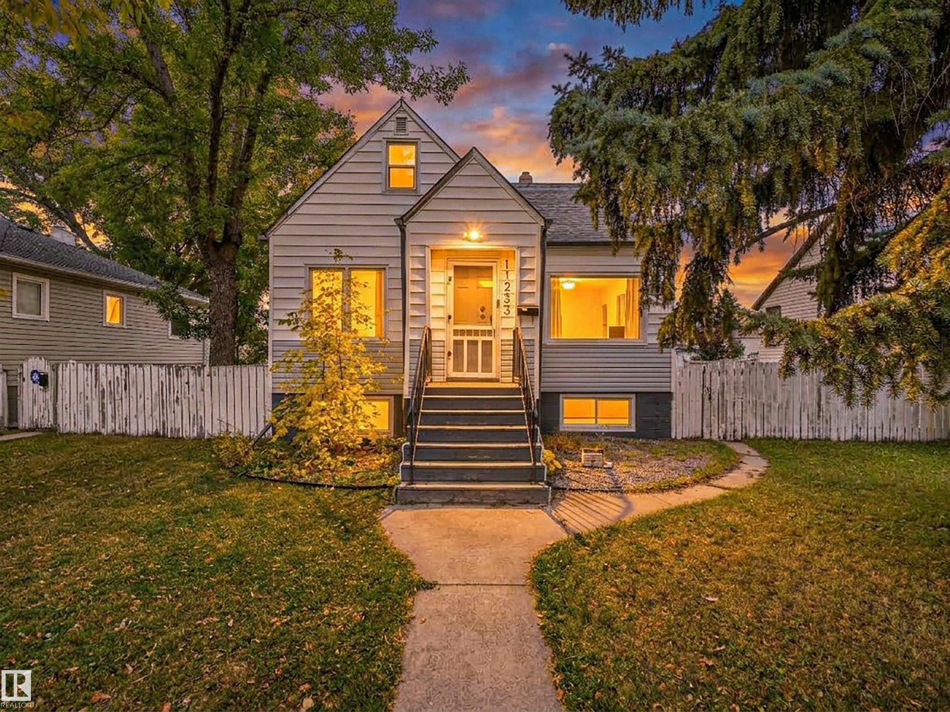 11233 103 Street, Edmonton, AB, T5G 2H6