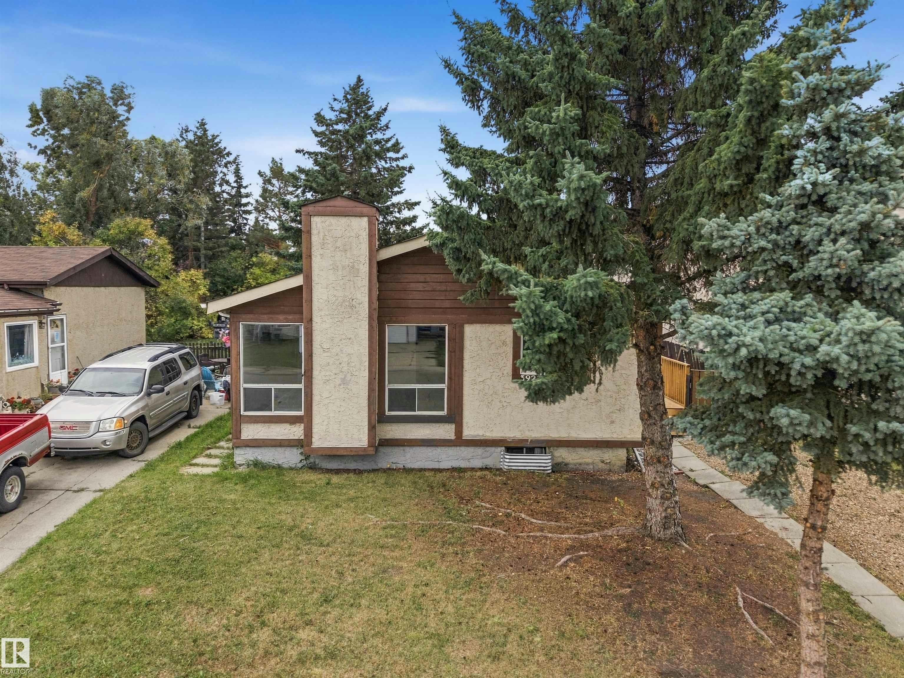 3927 22 Avenue, Edmonton, AB, T6L 4M1