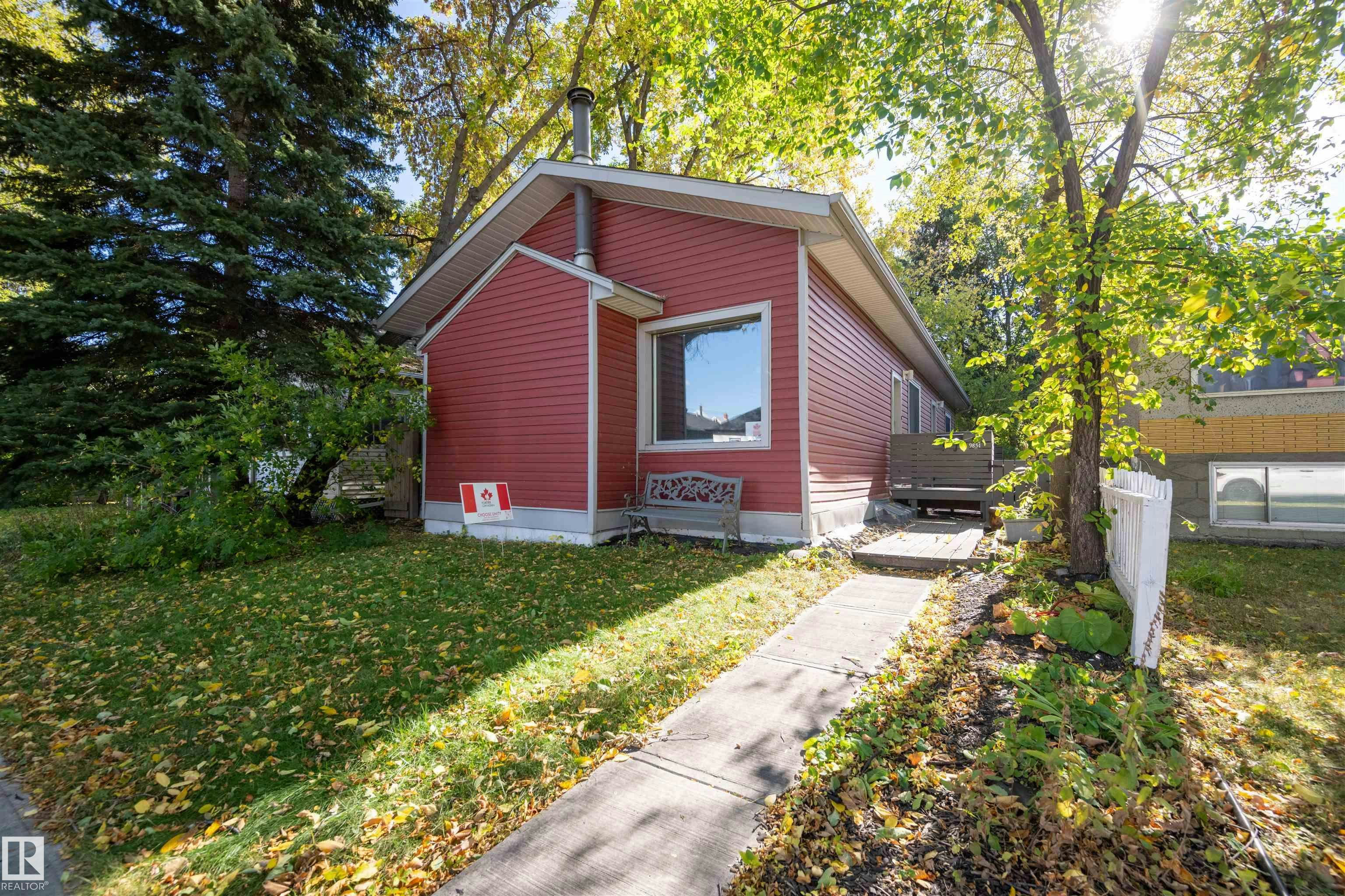 9851 85 Avenue, Edmonton, AB, T6E 2J5