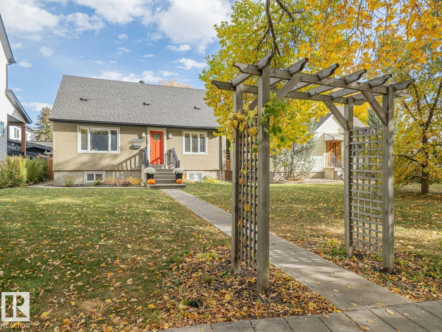 6839 111 Street, Edmonton, AB, T6H 3G2