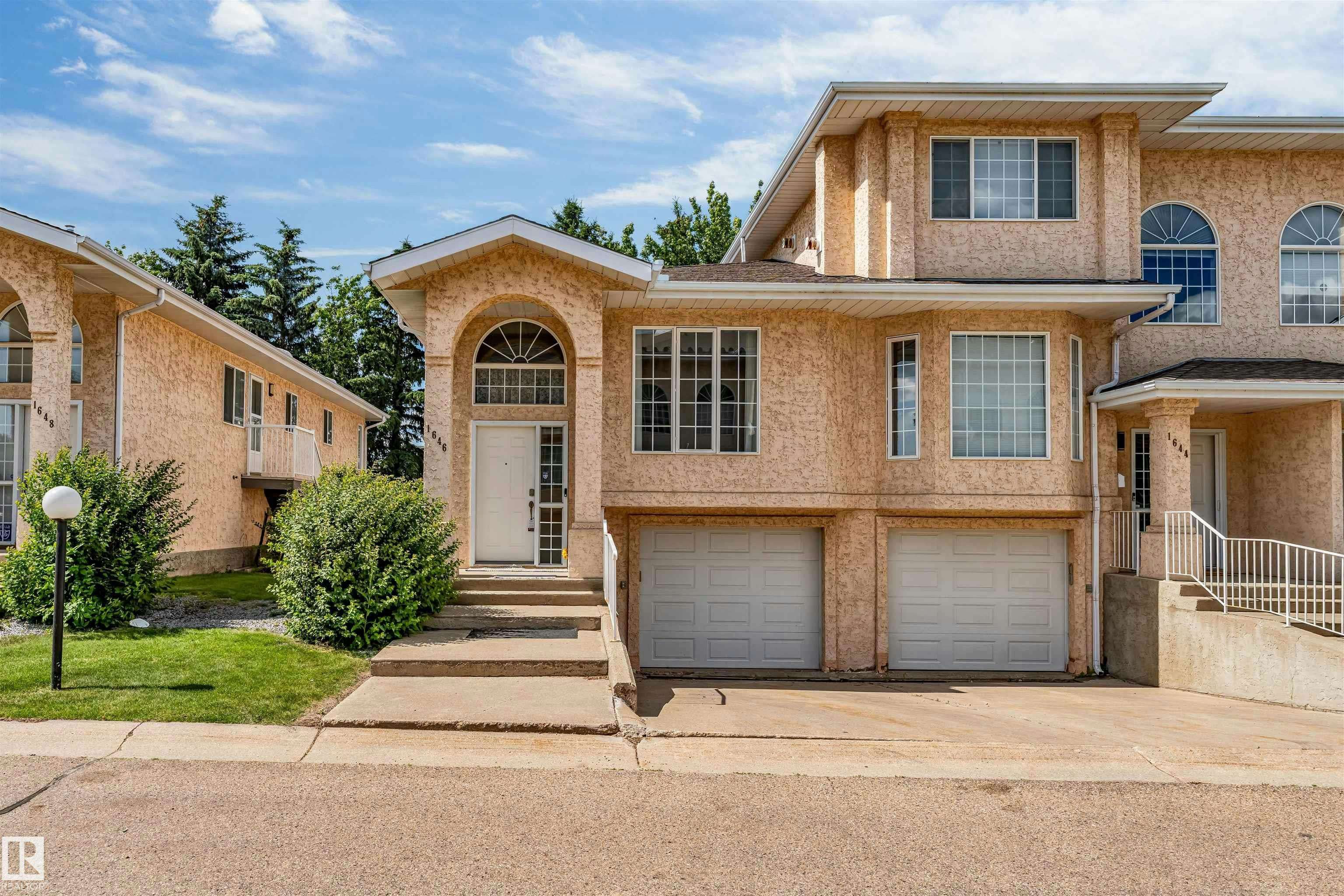 1646 Jamha Rd, Edmonton, AB, T6L 6V7