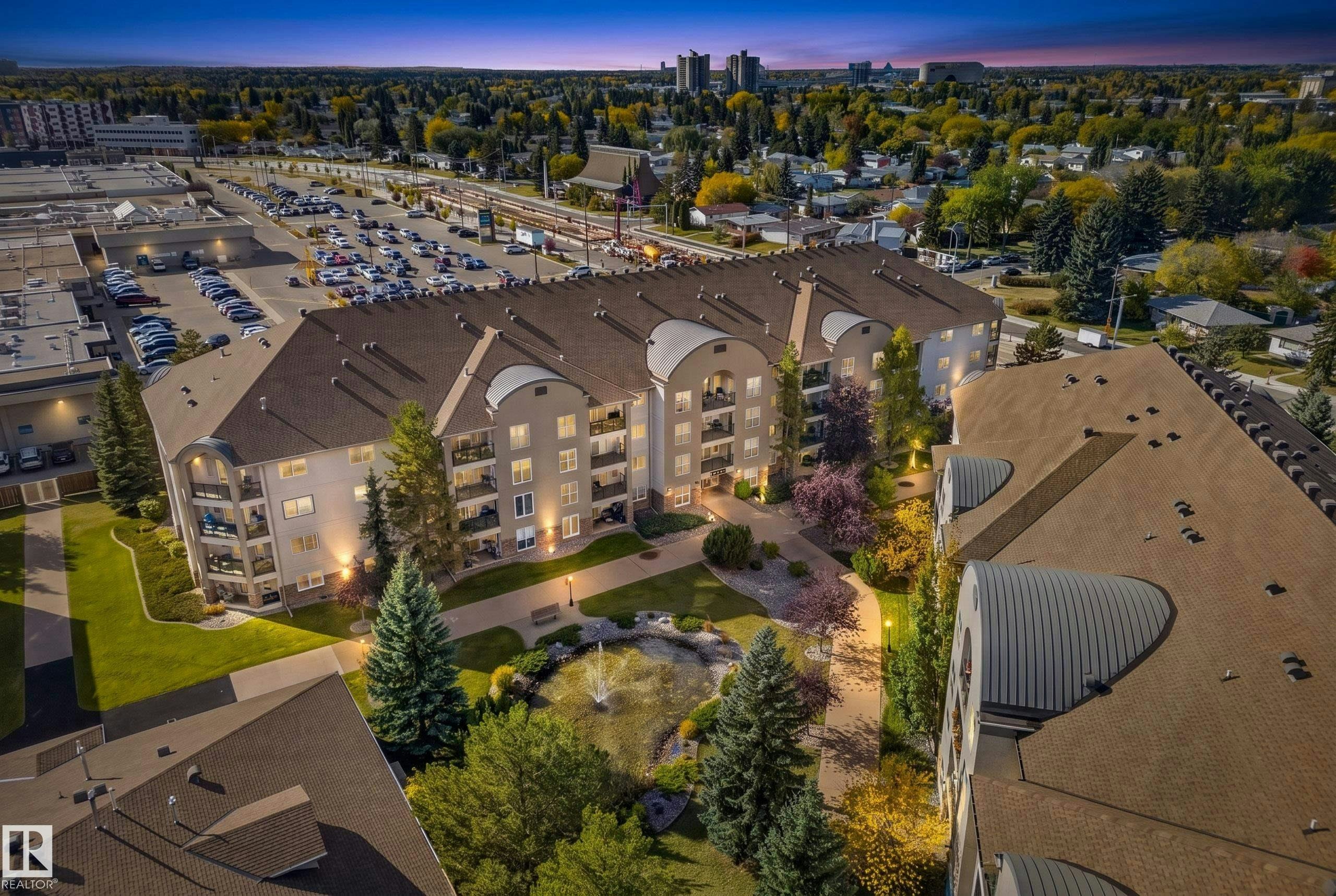 306-8922 156 Street, Edmonton, AB, T5R 5Z3