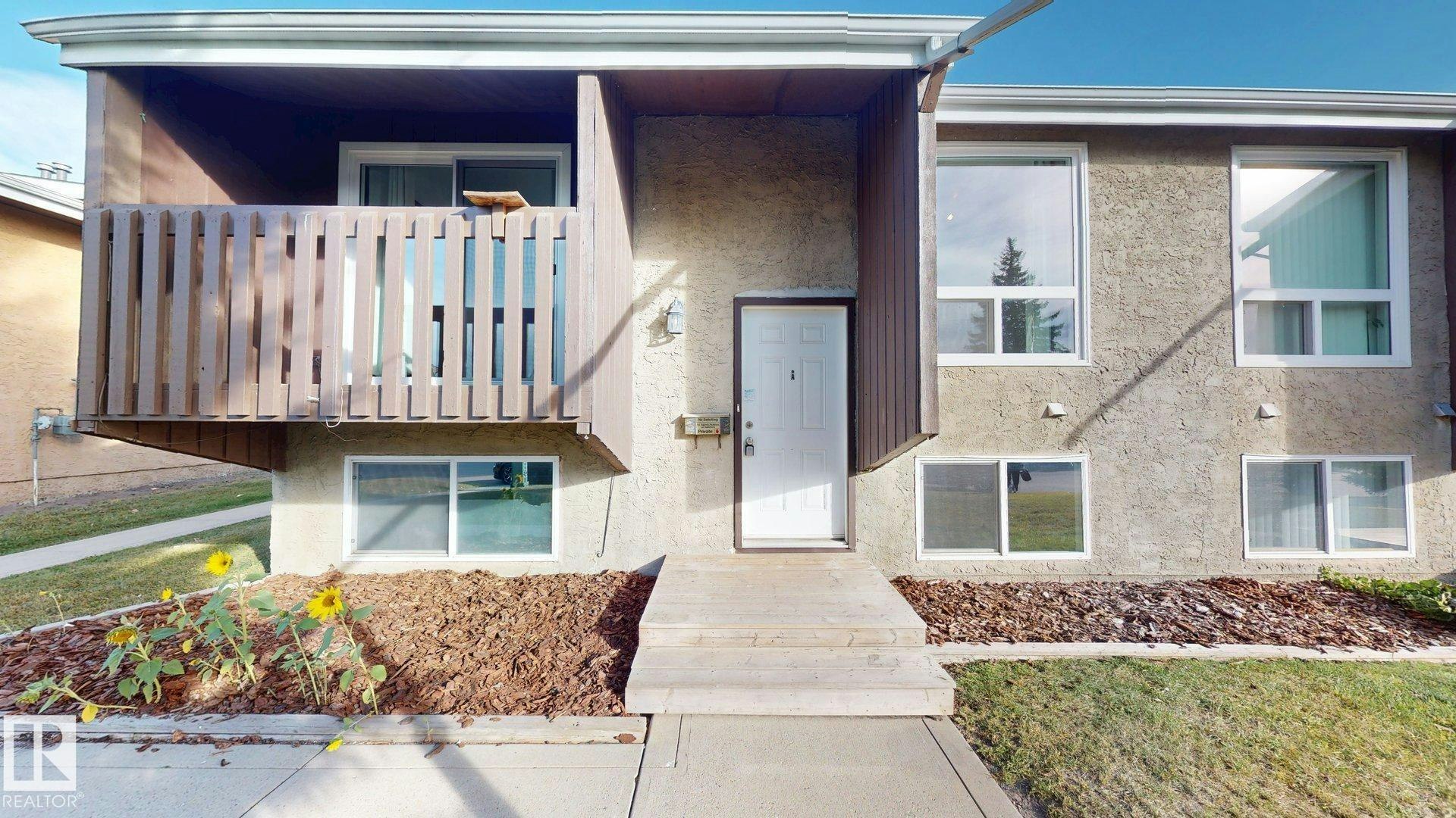 A-5940 45 Avenue, Lacombe, AB, T4L 1V7